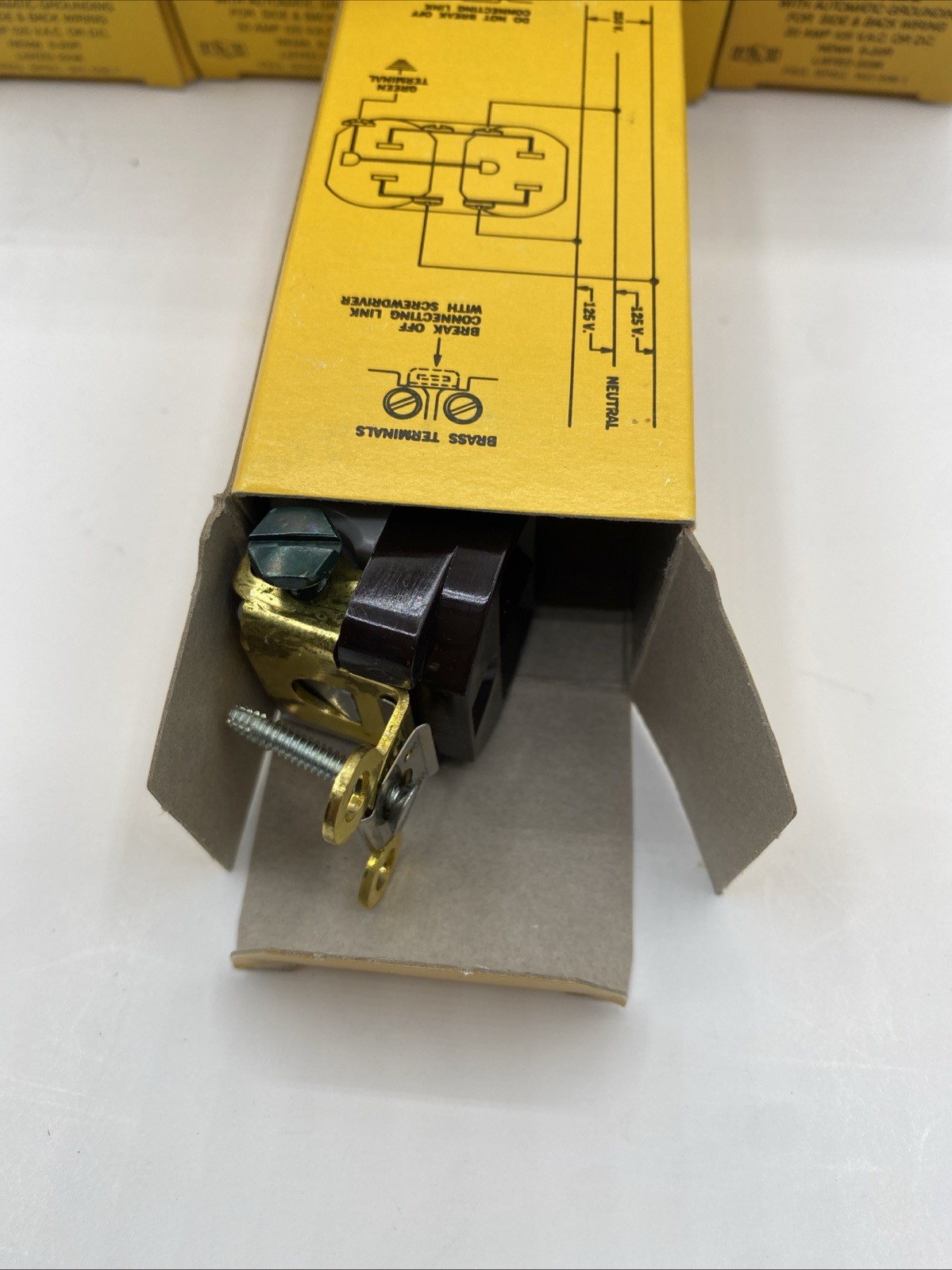 Hubbell 5352 Duplex Outlet LOT OF 10 Brown Spec Grade 20A 125V AC or DC 3 Wire