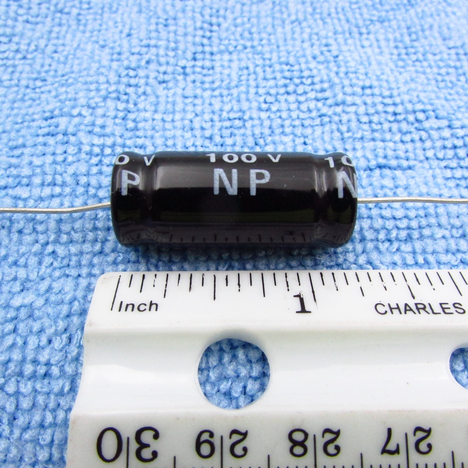 Qty 2 33uF 100V Electrolytic Non-Polarized Speaker Crossover Capacitor