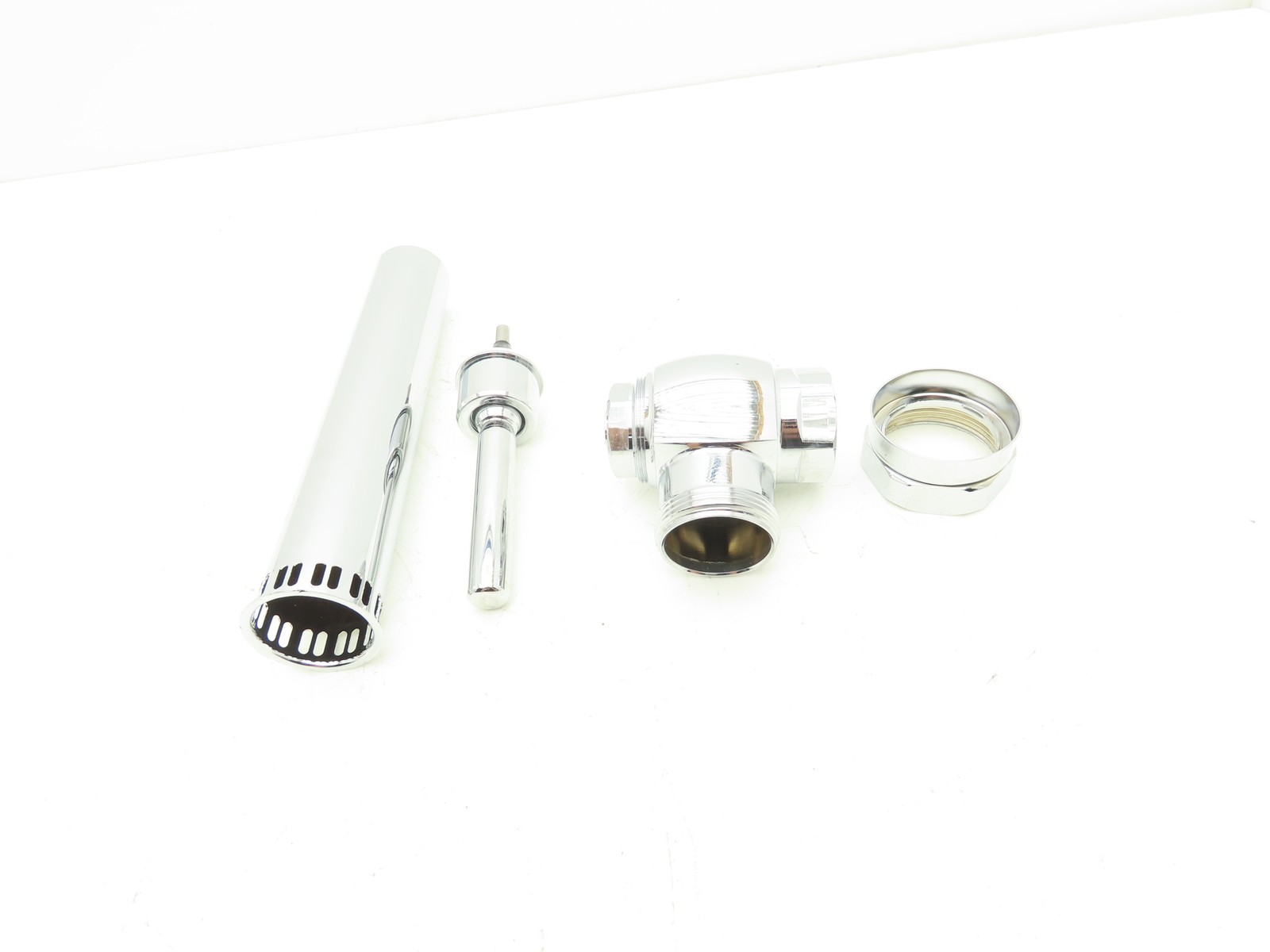 Sloan Sloan 111 XL Regal Single-Flush Flushometer Chrome IPS Inlet 1-1/2″ Spud