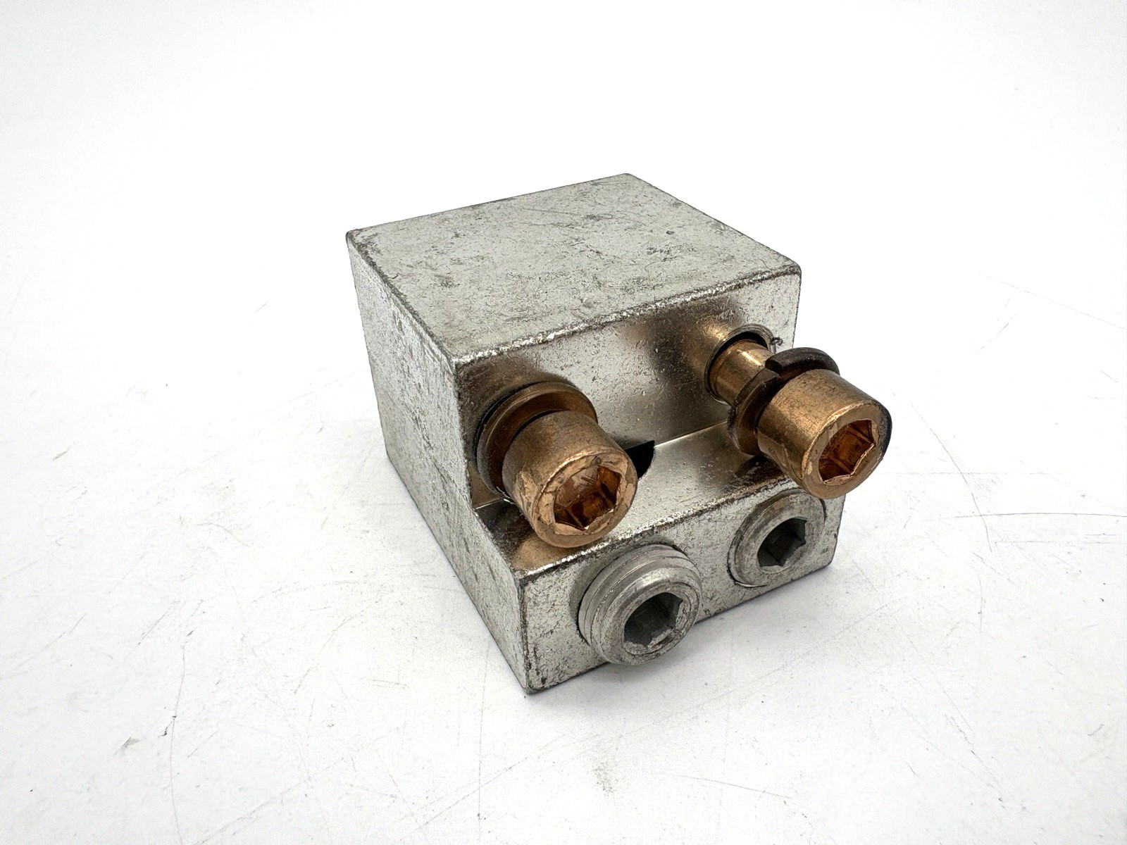 New Siemens TA2N750 Circuit Breaker Lug Kit 500-750KCMIL CU9AL