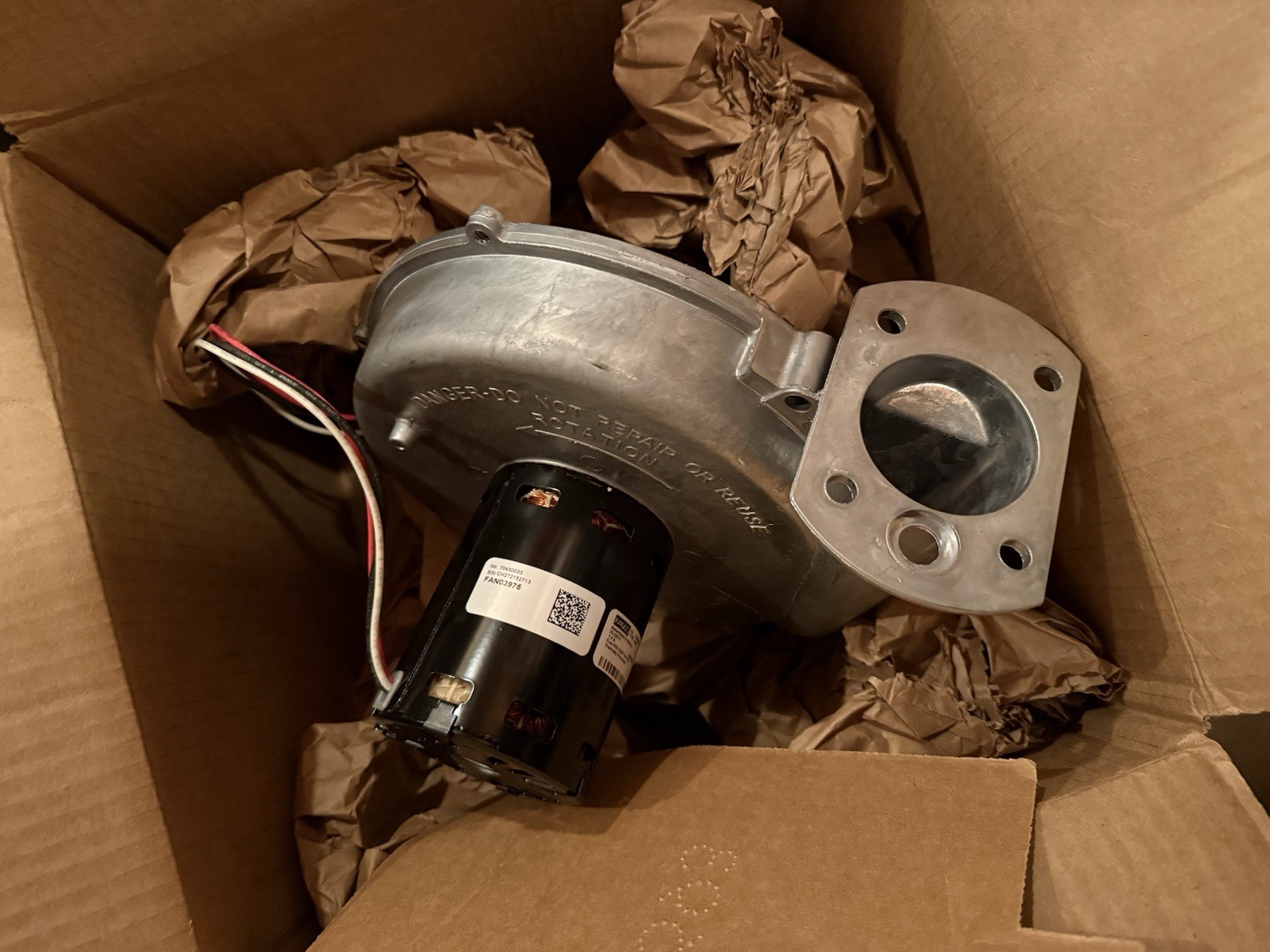 Trane FAN03975, 35‑220V 4600 RPM Inducer Motor, 70430033, X38011011010