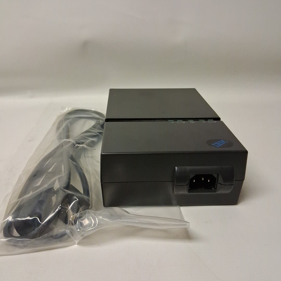 IBM QUICK CHARGER 100V-240V 50/60Hz 66G2827…………W9S1