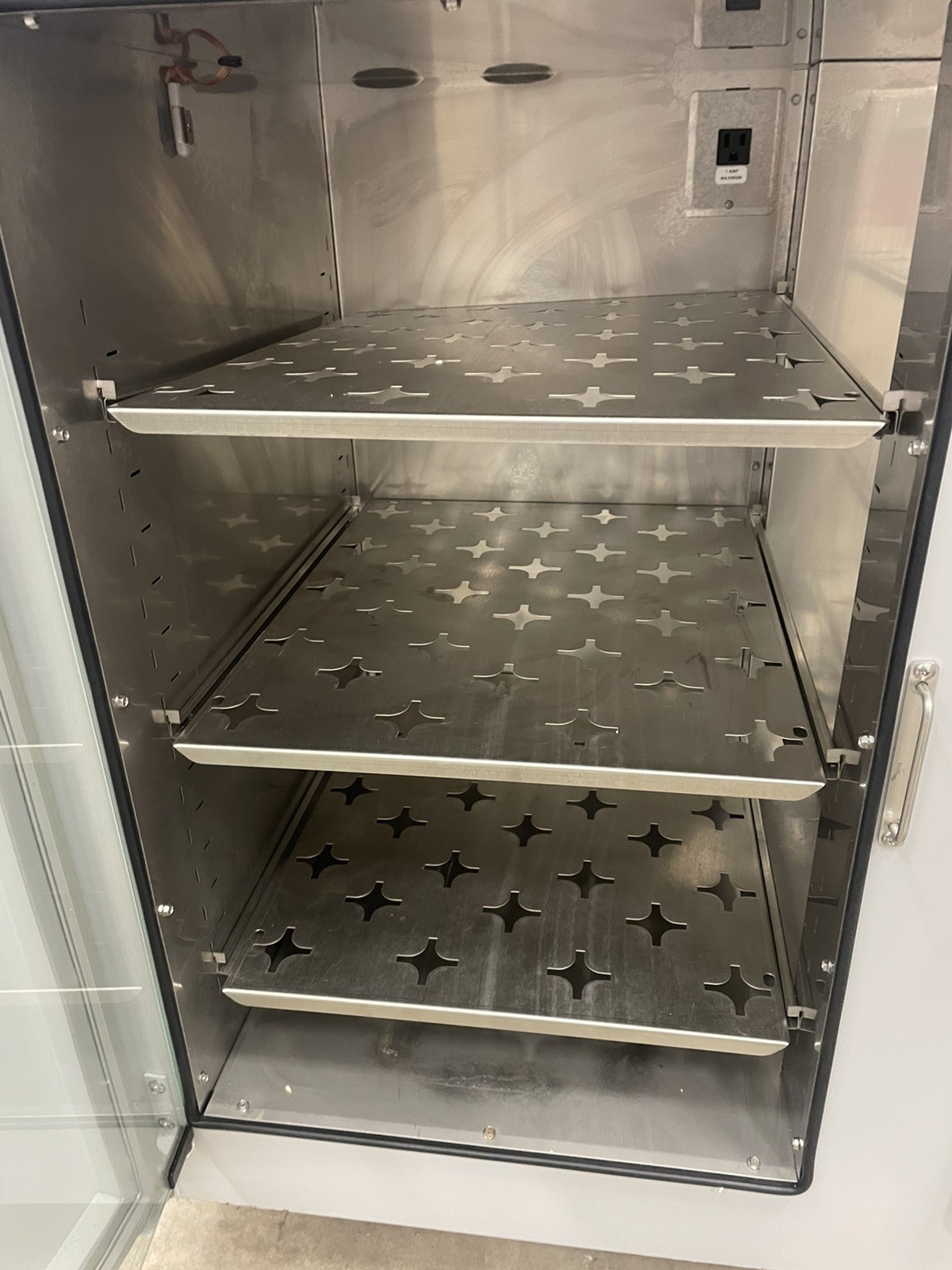 VWR 1555 General Purpose Dual Door 11.3 cu. ft Incubator 115VAC *Tested*