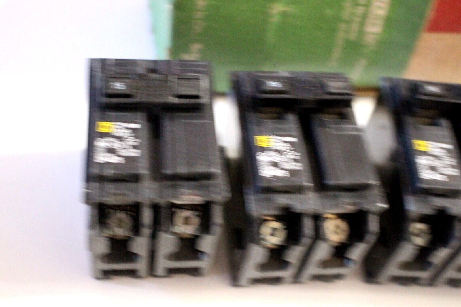 5-PACK SCHNEIDER ELECTRIC CIRCUIT BREAKER 15 AMP COMMON TRIP DP-4075
