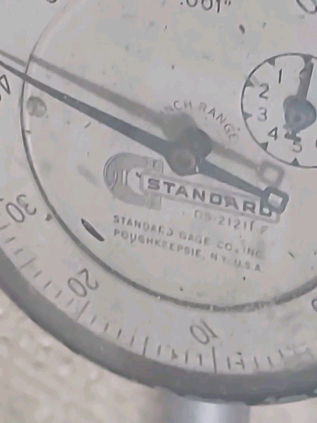 Standard Gages 001″-1.000″ RANGE DIAL INDICATOR .001″ GRADATION D5-21211F, Snug