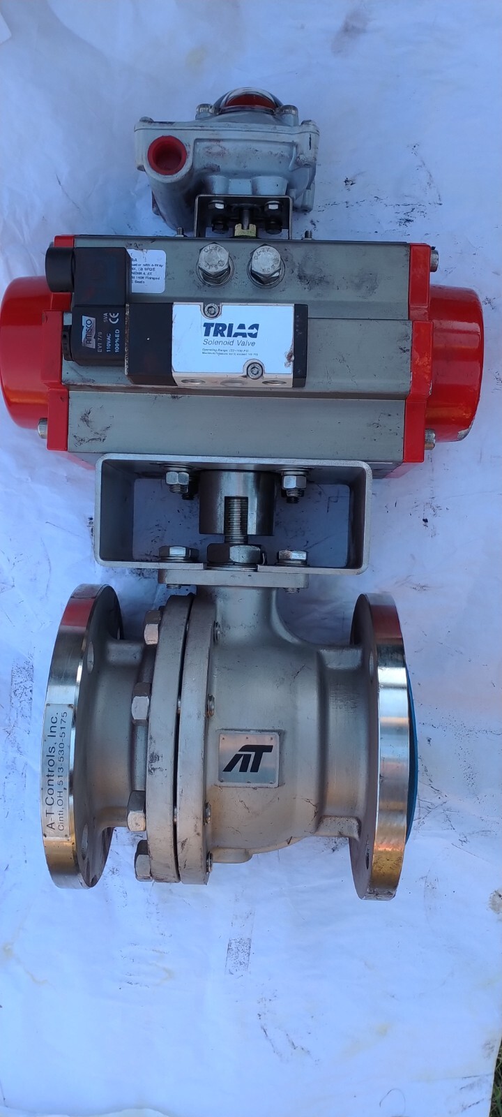 TRIAC CONTROLS 200A PNEUMATIC ACTUATOR WITH 3»-150 CF8M STAINLESS STEEL VALVE