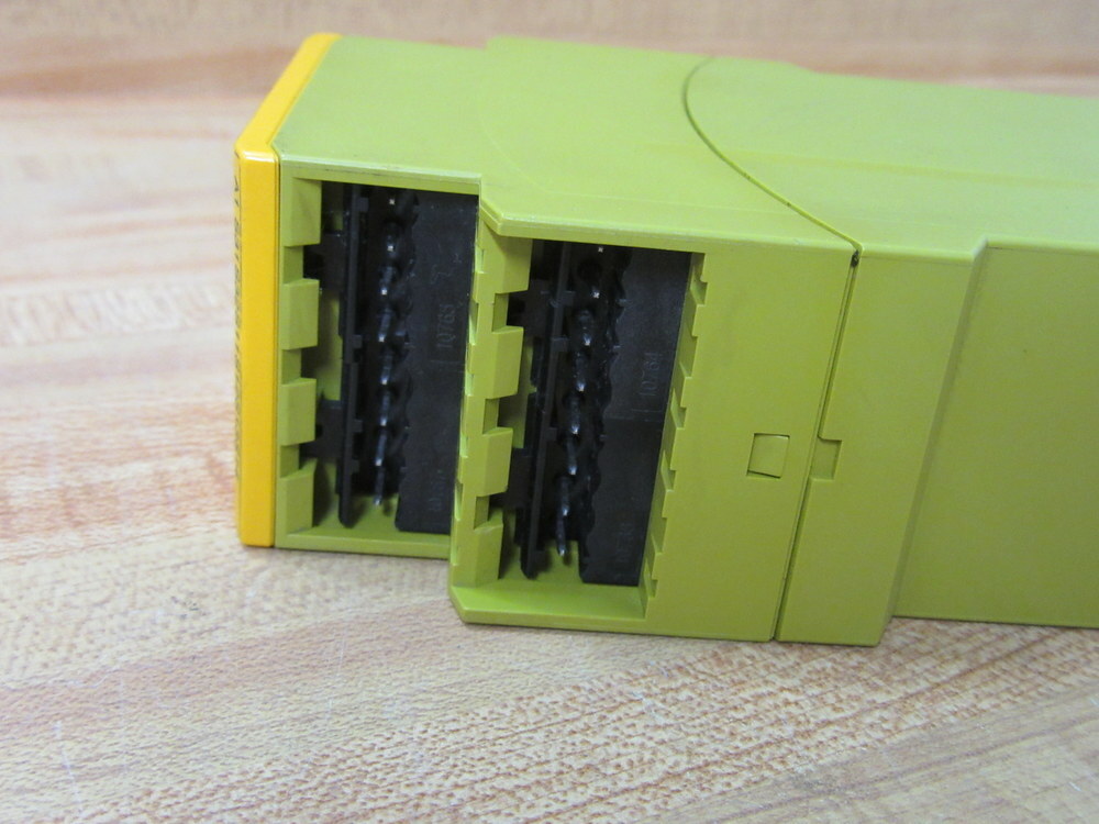 Pilz PNOZ XV2P 3/24VDC 2N/O 2N/OT Safety Relay 777502
