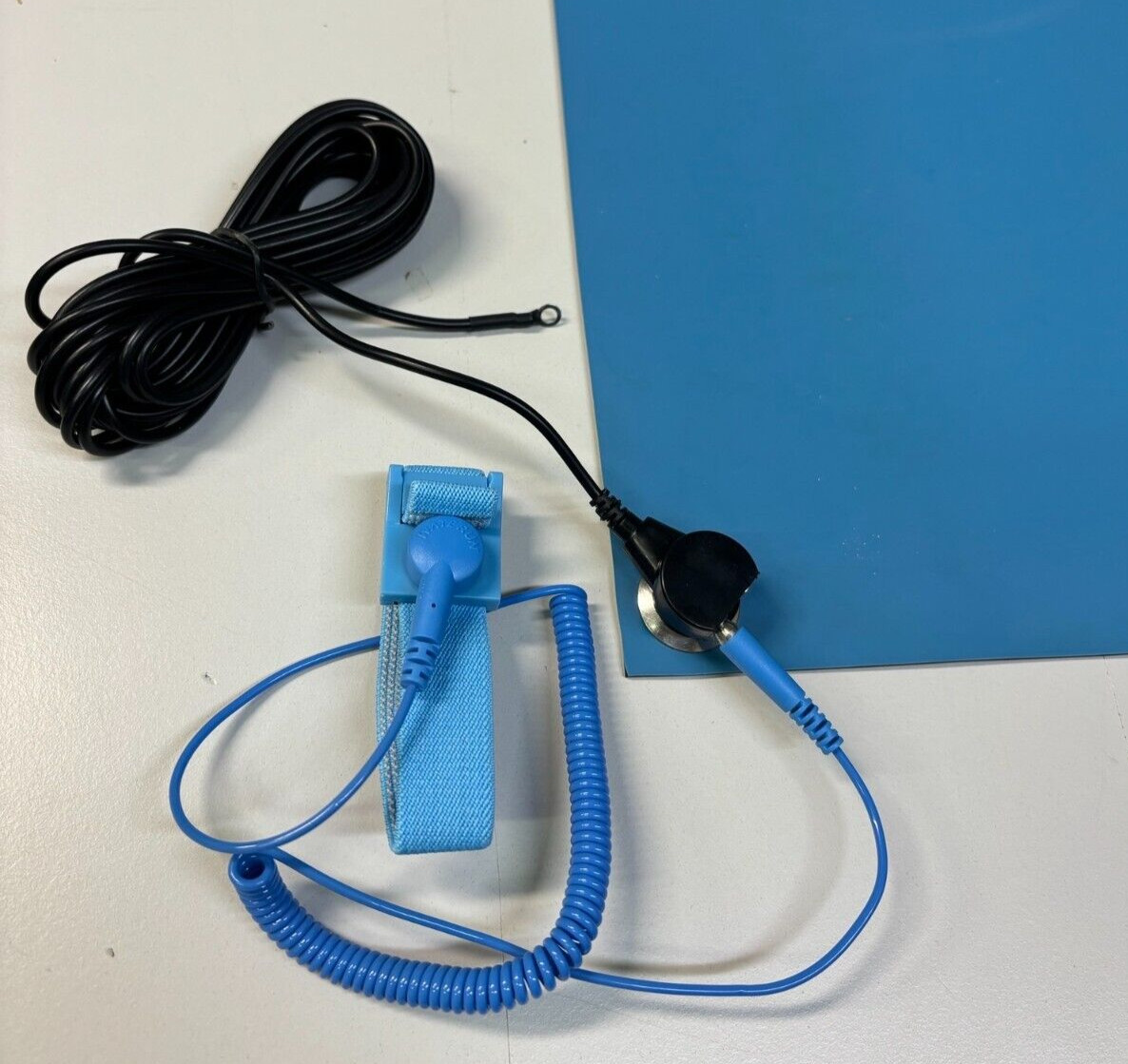 ESD Anti Static Grounding Mat with Wrist Strap & Ground Cord , 2′ Wide x 3′ Long
