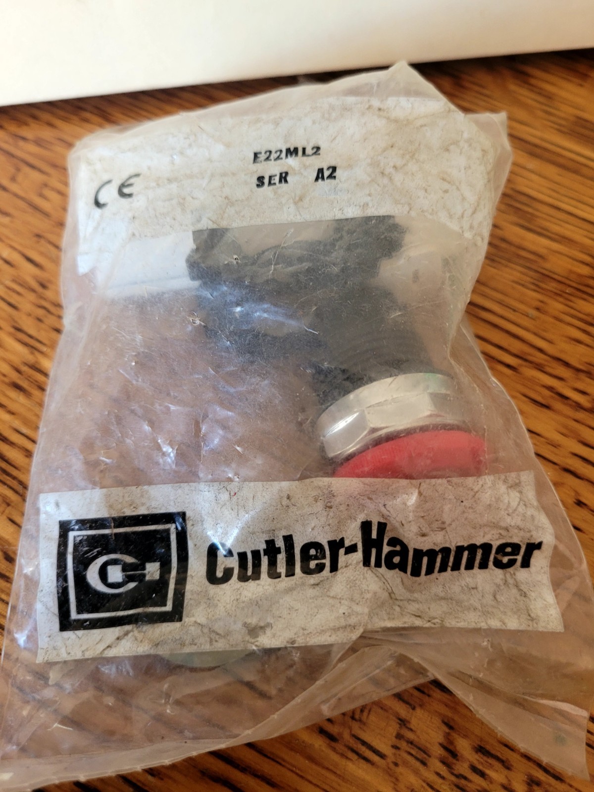 Cutler-Hammer E22ML2 Mushroom Head Push Button