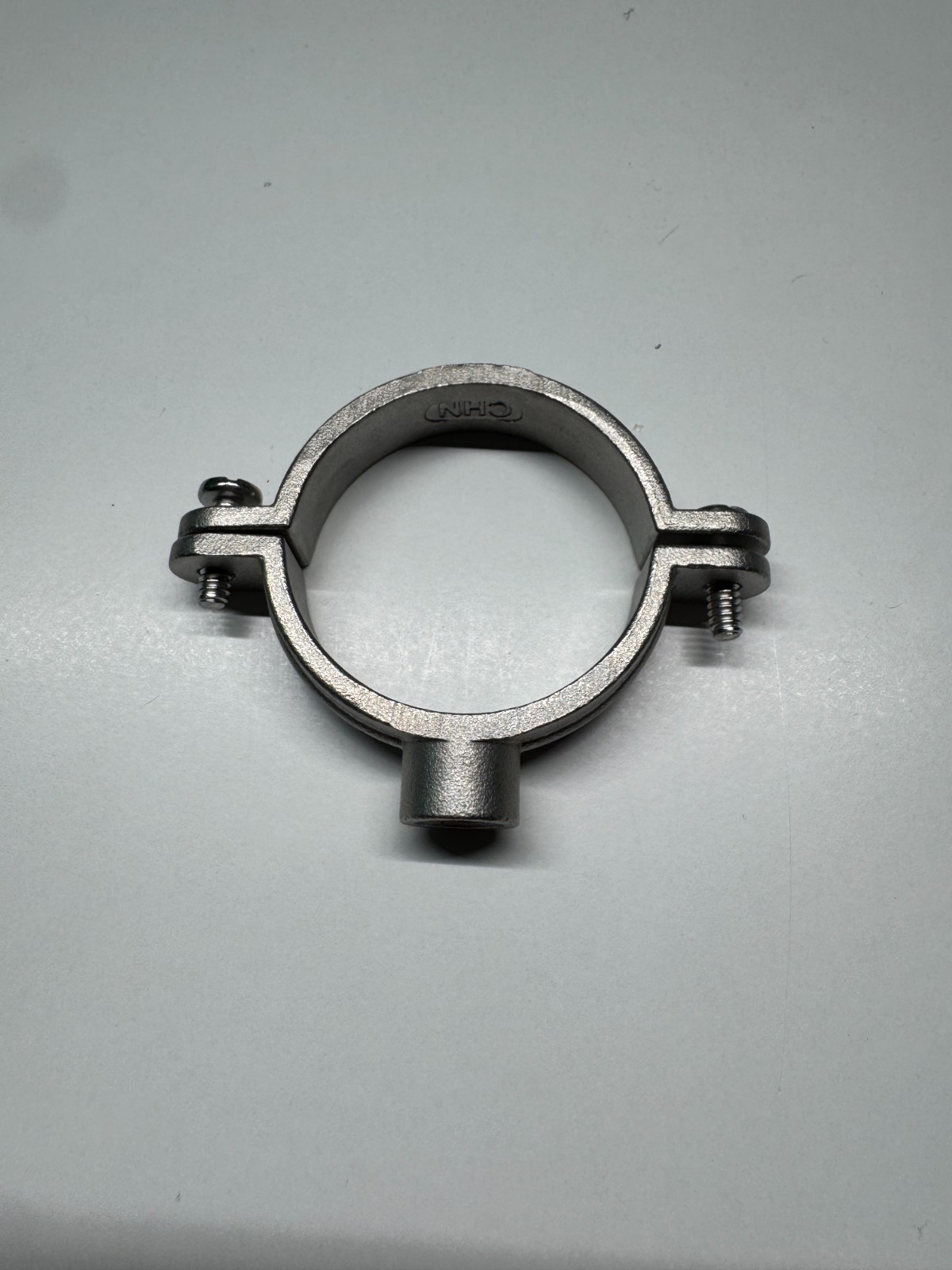 1-1/2″ 304 Stainless Steel Split Ring Pipe Hanger (1.90″ OD)