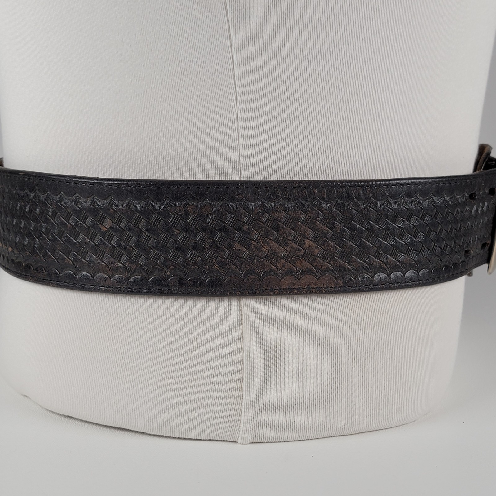 ​Bianchi #B2 Duty Belt Basketweave Black Leather Size 34 Law Enforcement Gear