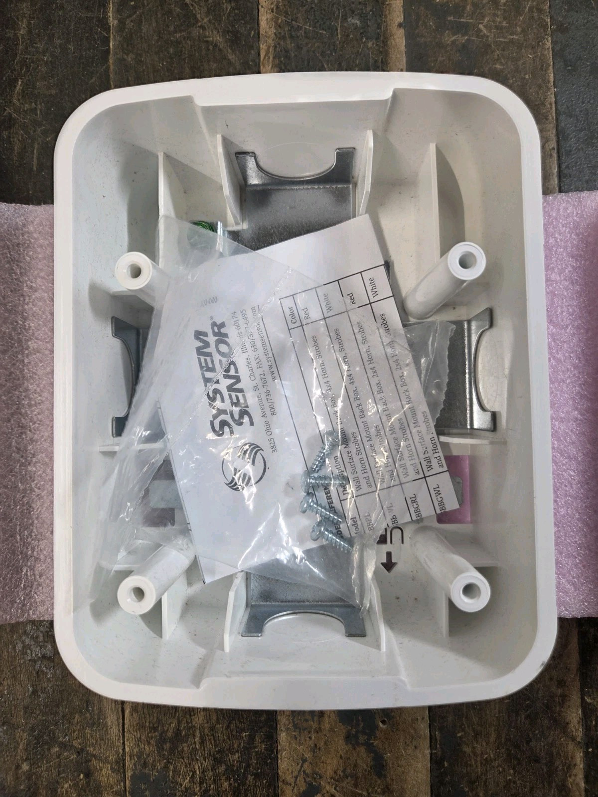 SYSTEM SENSOR SBBSPWL L-SERIES WHITE SURFACE WALL MOUNT SPEAKER BACKBOX – NEW