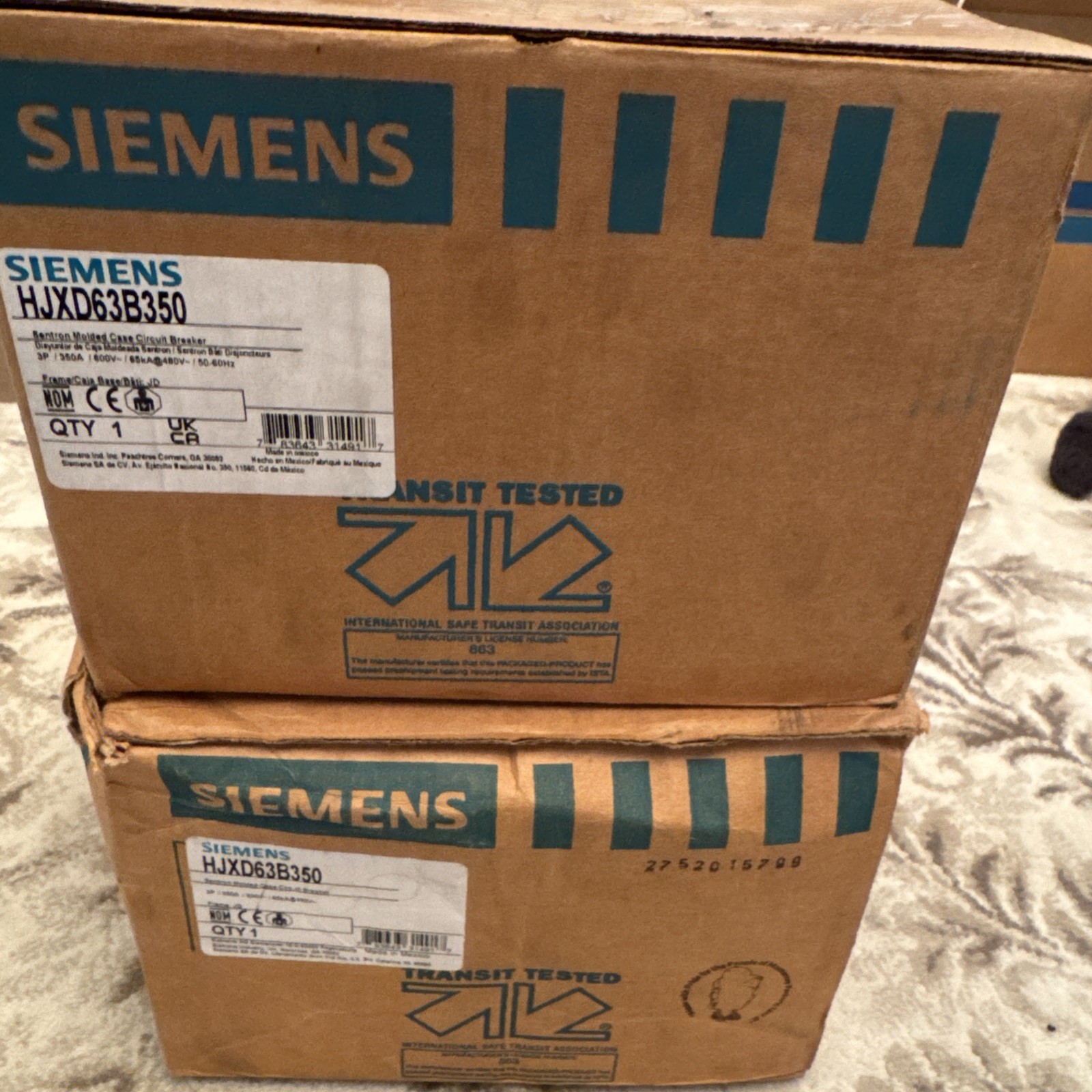 Siemens HJXD63B350 Circuit Breaker 350A 3-Pole 600V slightly used Missing screws