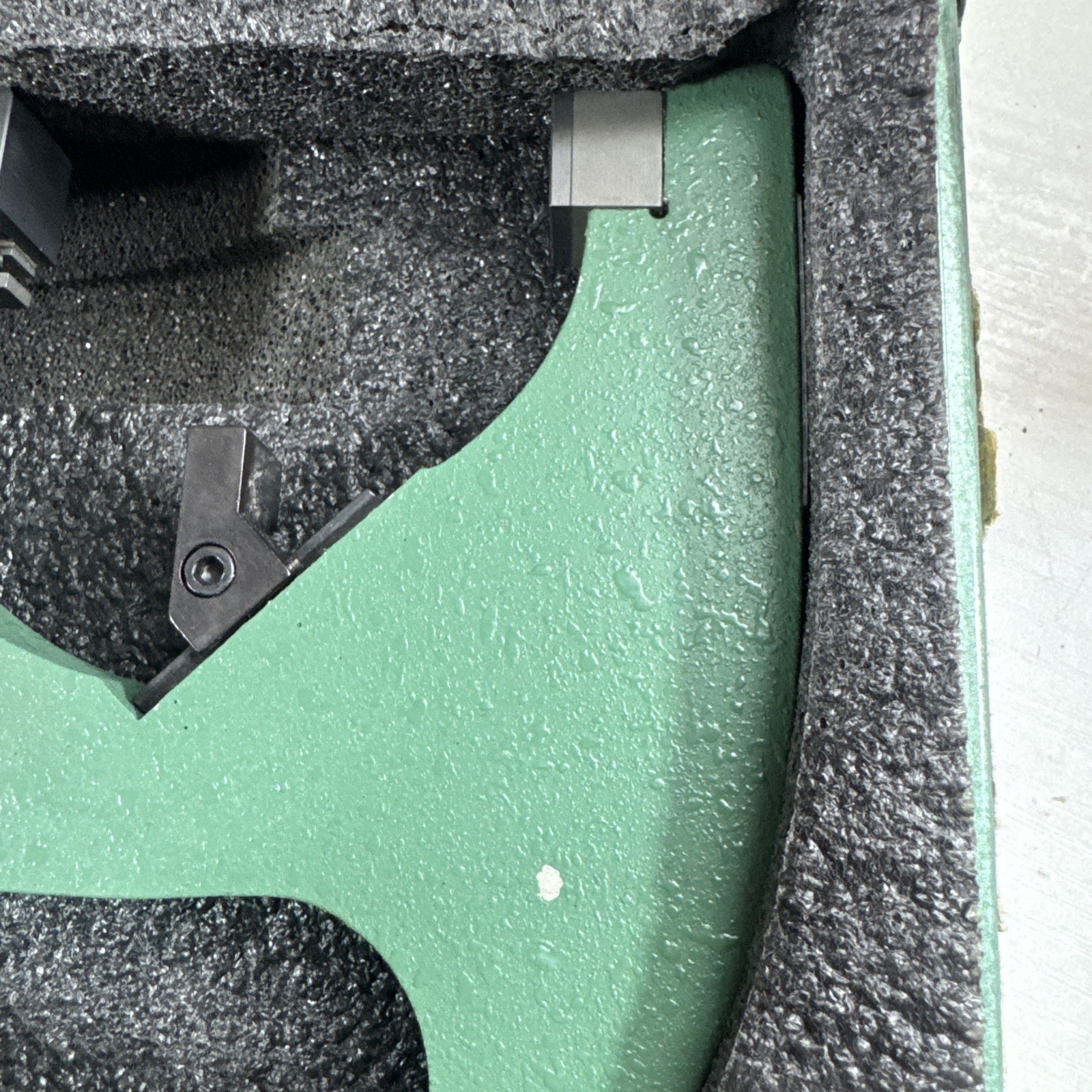 Mahr Federal 301P-3 Dial Snap Gage with Carbide Anvils, 2-3″ Range, .0005”