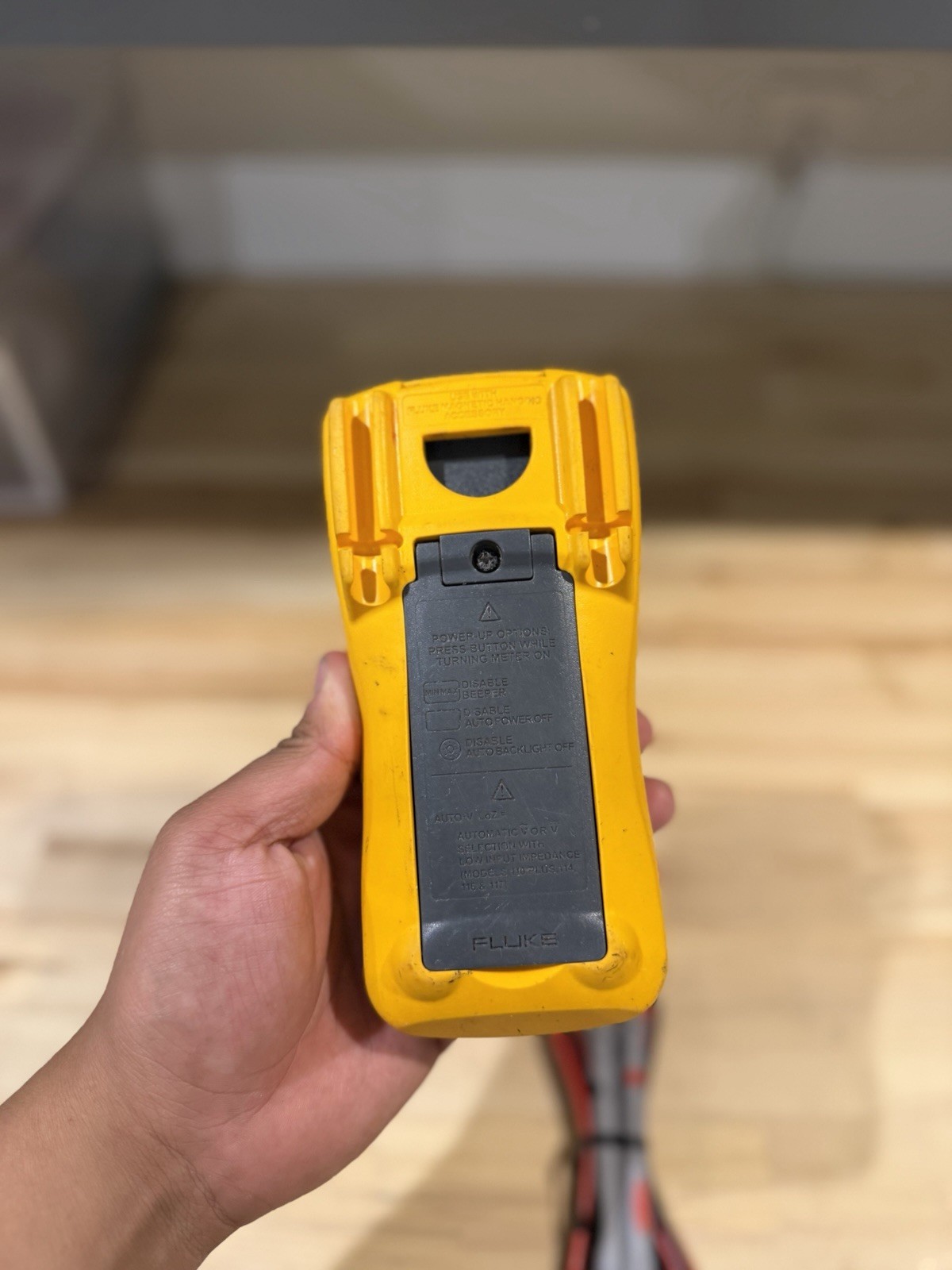 FLUKE 116 TRUS-RMS MULTIMETER / LEADS – SHIPS FAST (TESTED)