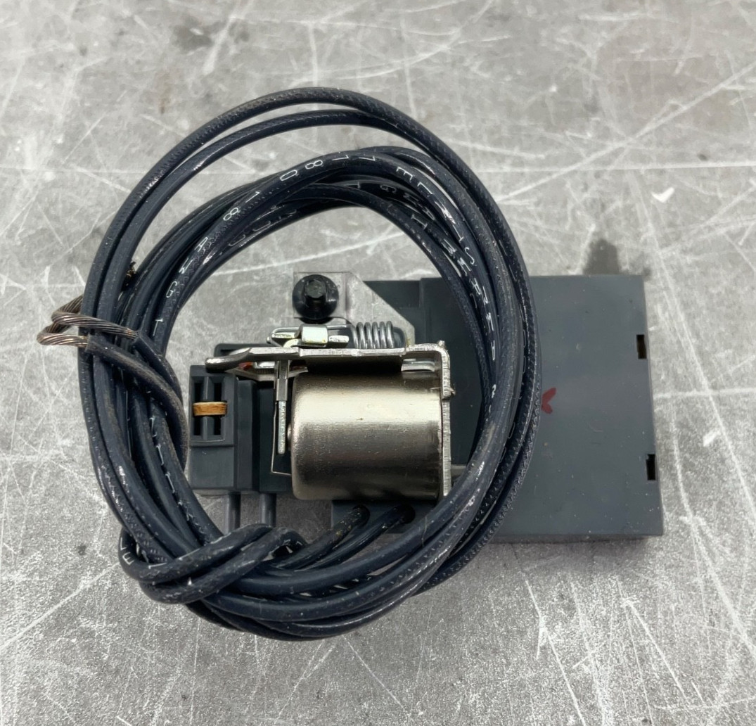 G.E. SAST1 SHUNT TRIP 120VAC 500mA SEDA/SEHA/SELA/SEPA/SFHA/SFLA/SFPA NEW
