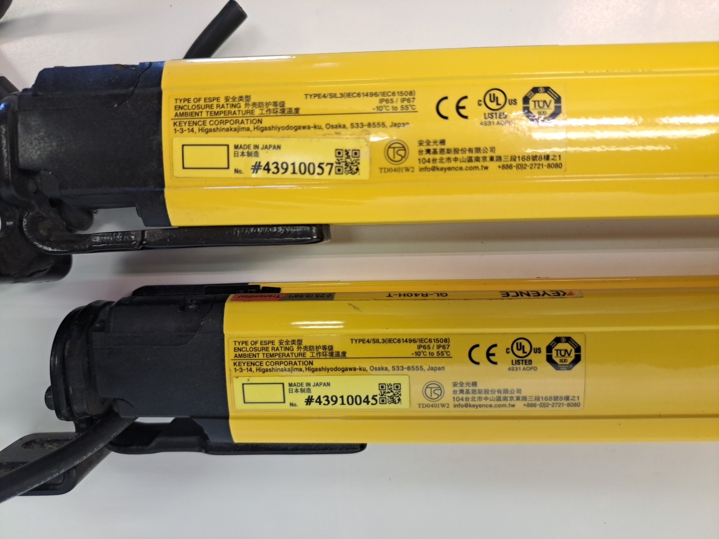 Keyence GL-R40H-T / GL-R40H-R Safety Light Curtain Set cable on both ends USED