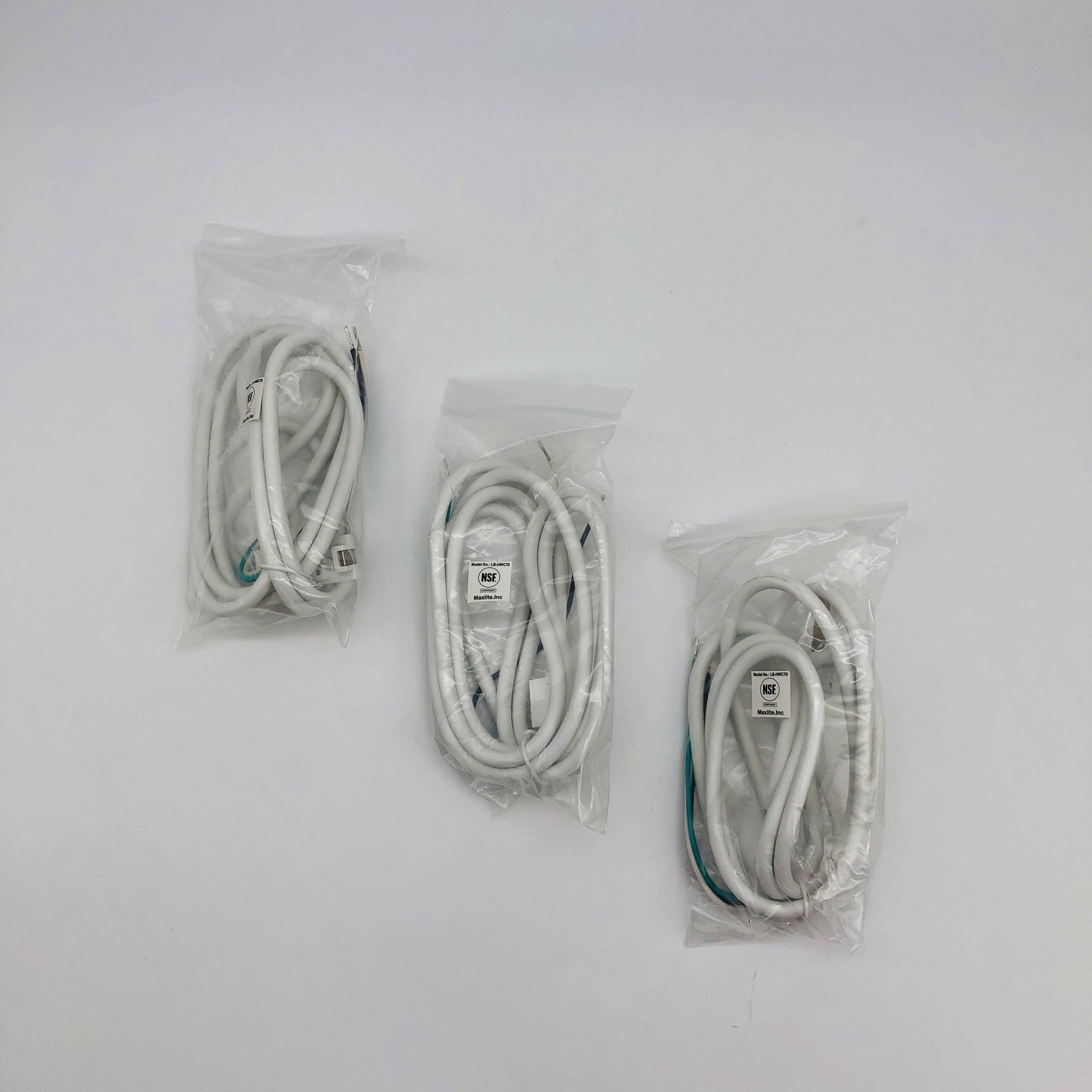 Maxlite 14098900 Hardwire Cord 70inch For Under Cabinet Light Bars LB-HWC70 3pk