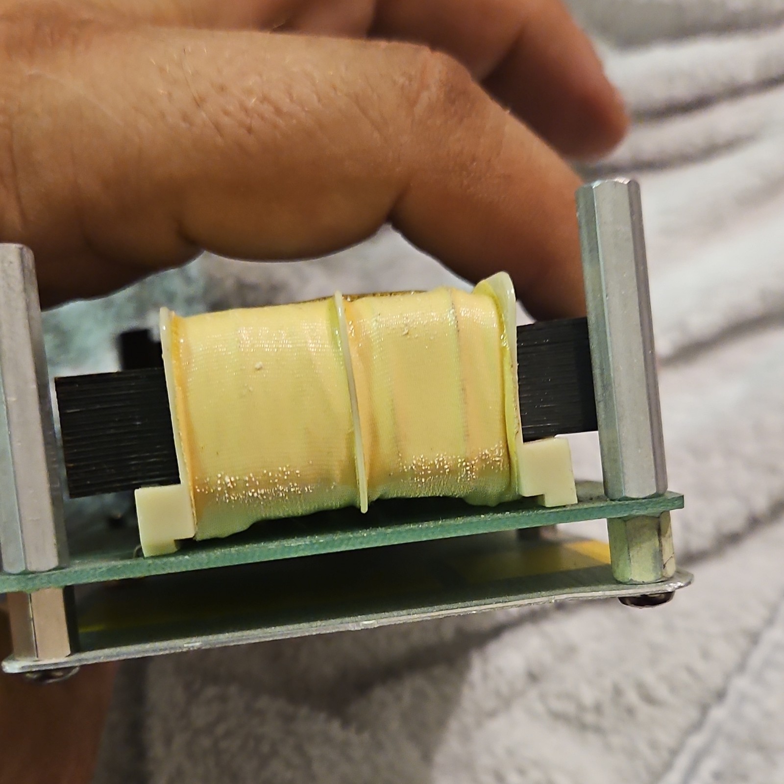 Flathead LP 20.600 Signal Transformer Yellow Black Mounted Circuit Board