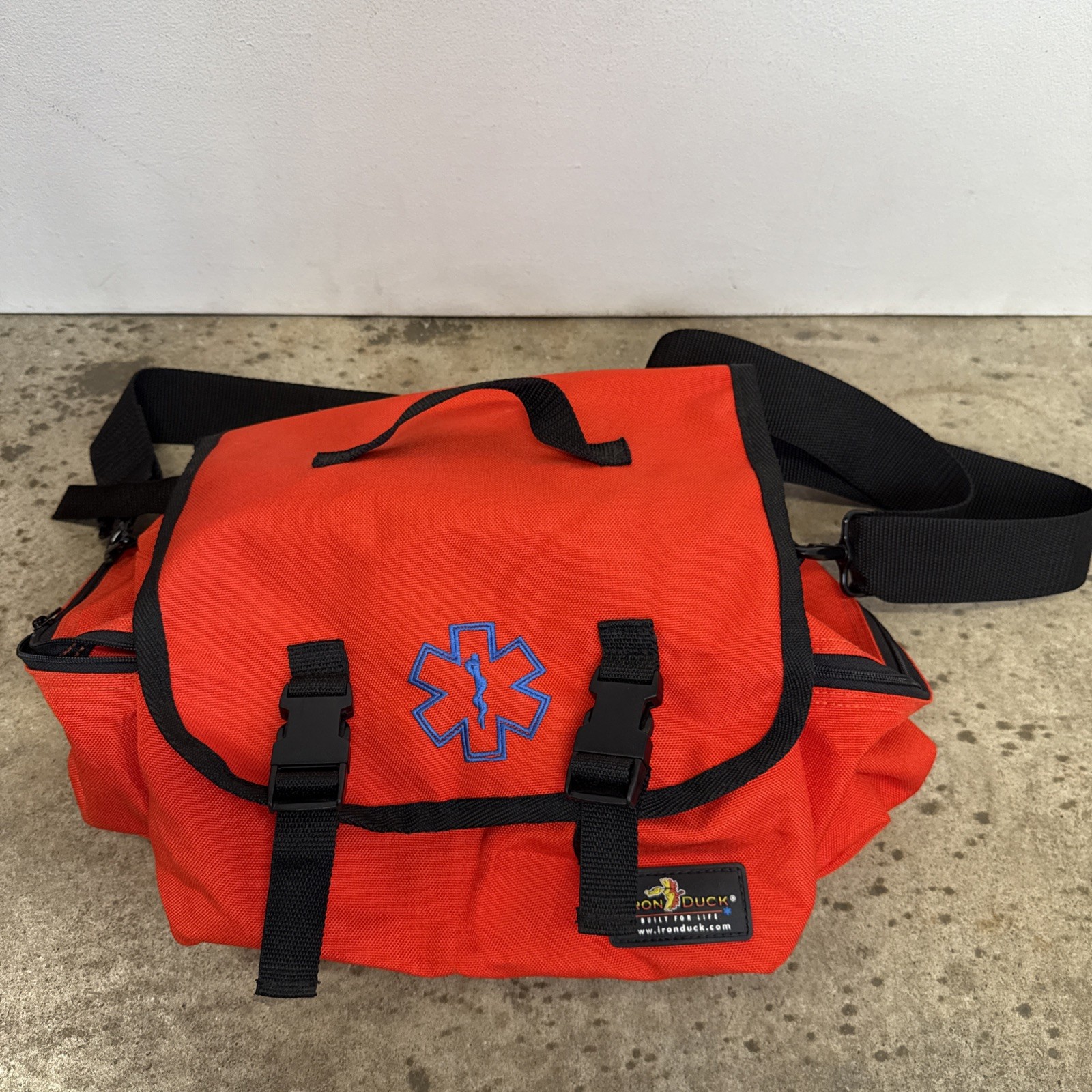 Vintage Iron Duck Built For Life 36001S Orange Standard Trauma Bag USA