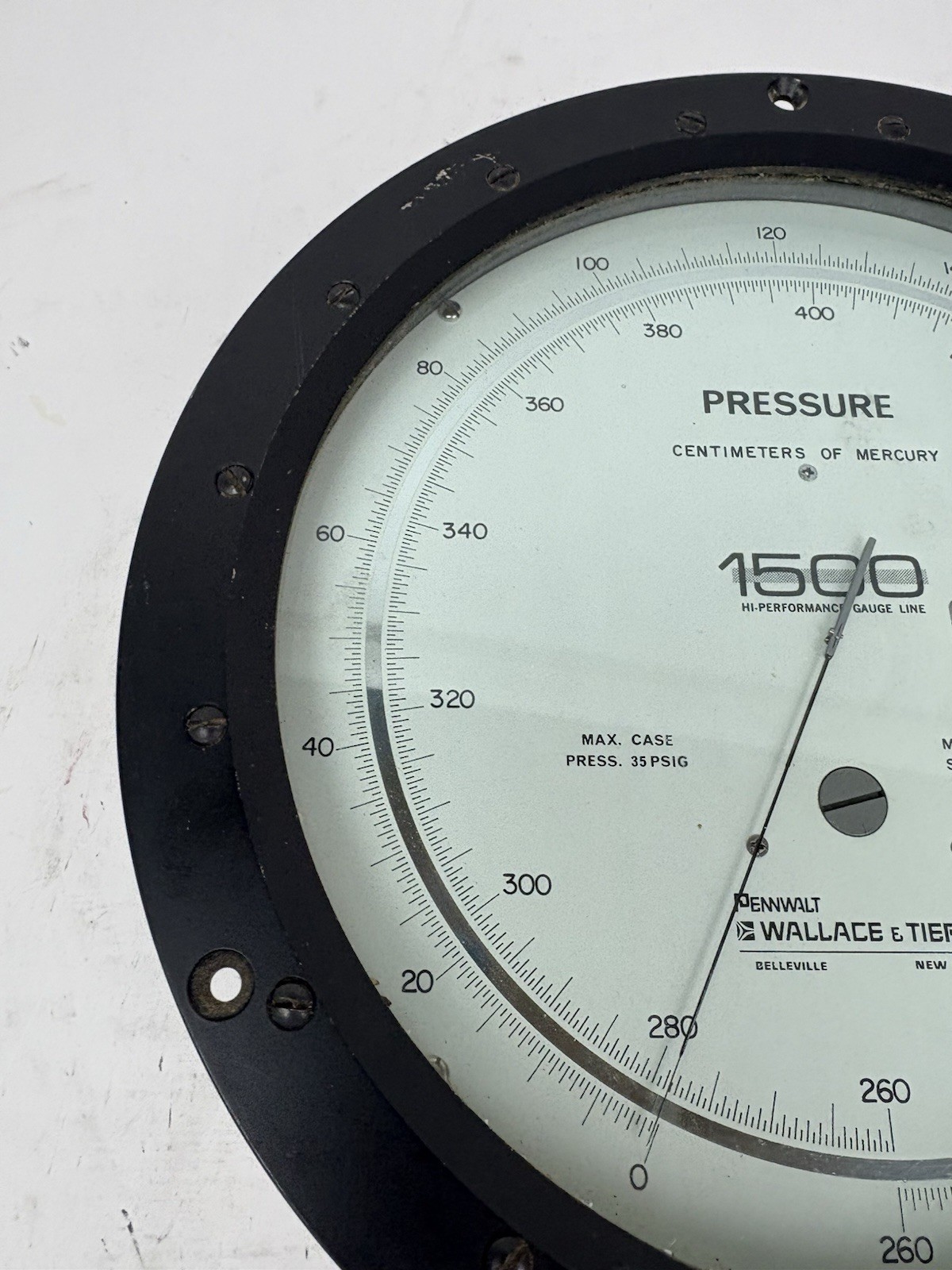 Wallace & Tiernan / Pennwalt Model 62A-4A-0100X SER Absolute Pressure Gauge