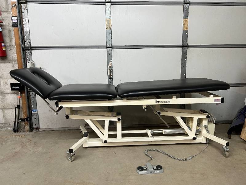 Dynatronics 970 Series Electric Treatment Table – 3‑Section | Chiro| USA‑Made