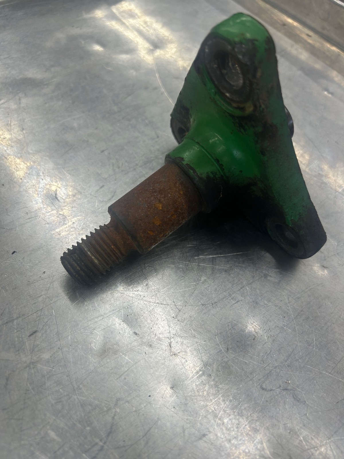 R141682 John Deere 5045e lift arm support