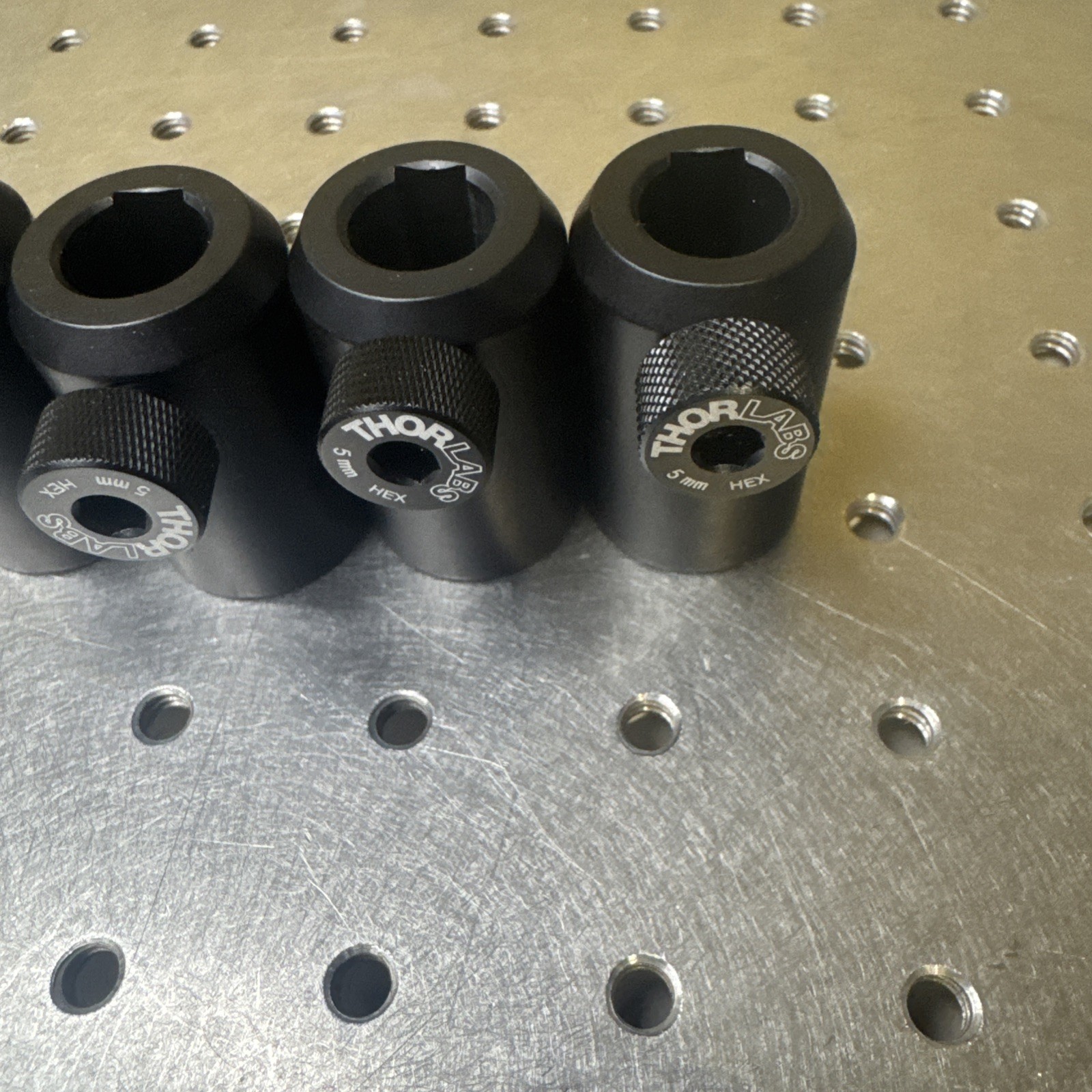 Thorlabs PH40/M – Ø12.7 mm Post Holder Lot Of 4