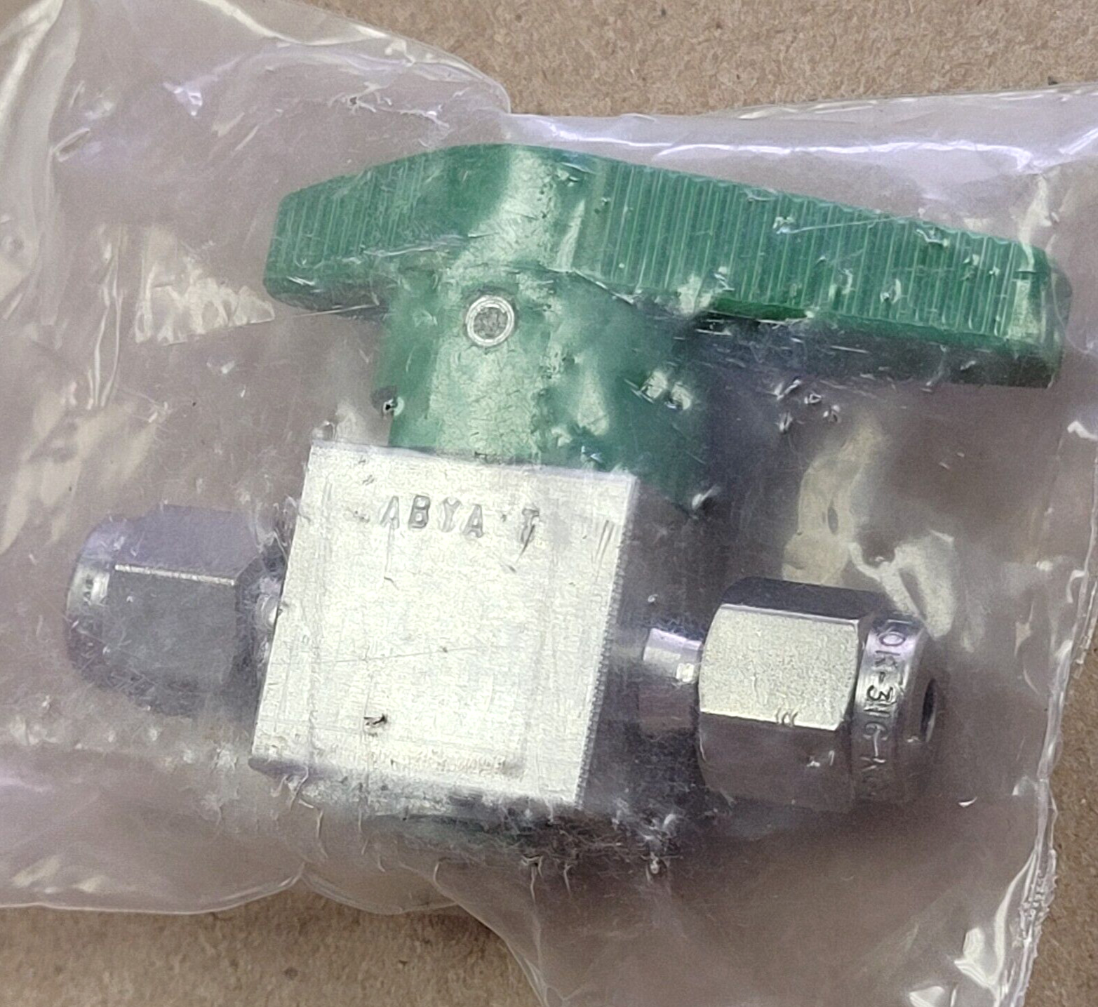 NUPRO SS-2P4T STAINLESS STEEL QUARTER TURN VALVE