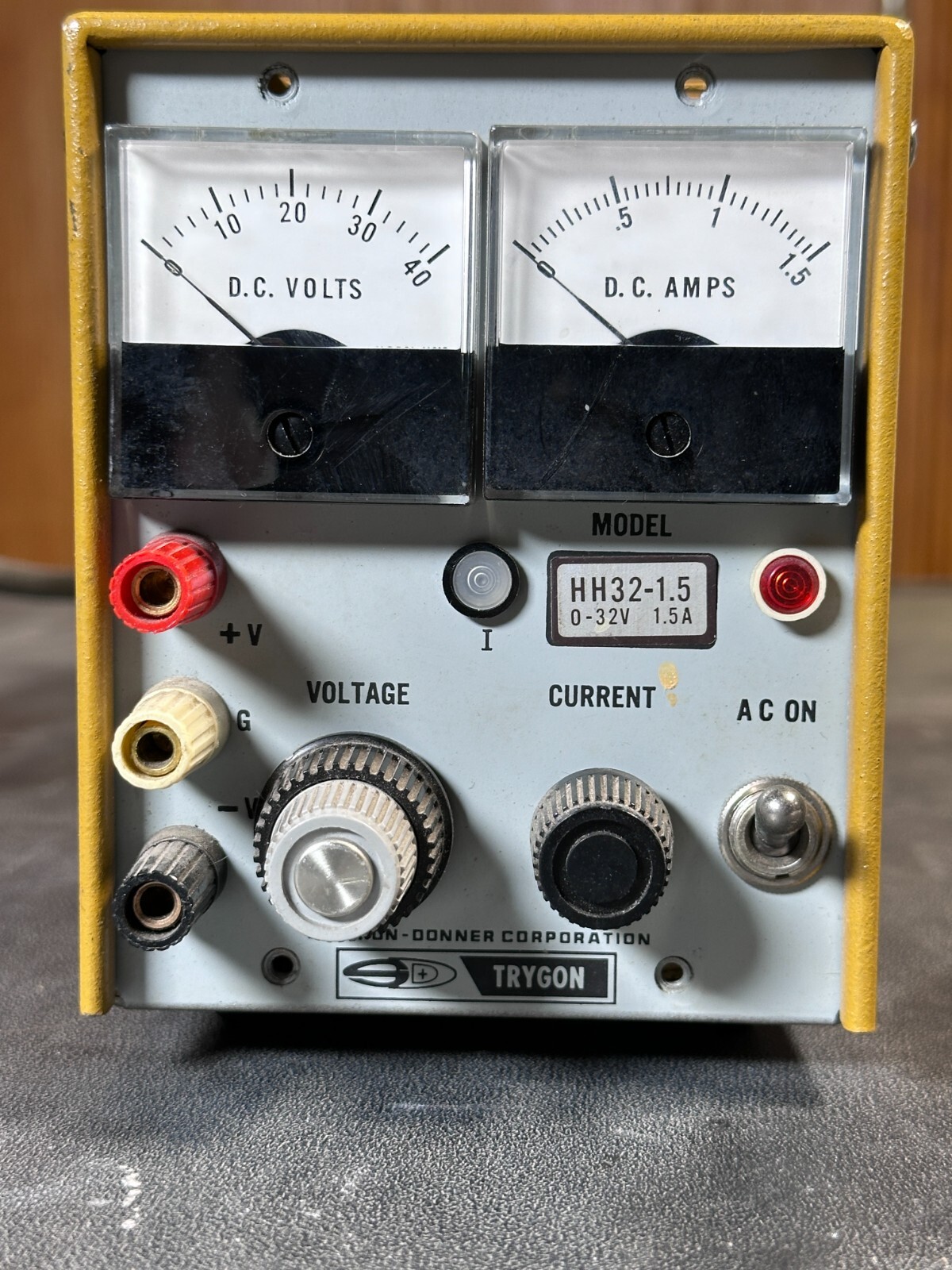TRYGON ELECTRONICS HH 32-1.5 0-32v 1.5a USED DC POWER SUPPLY
