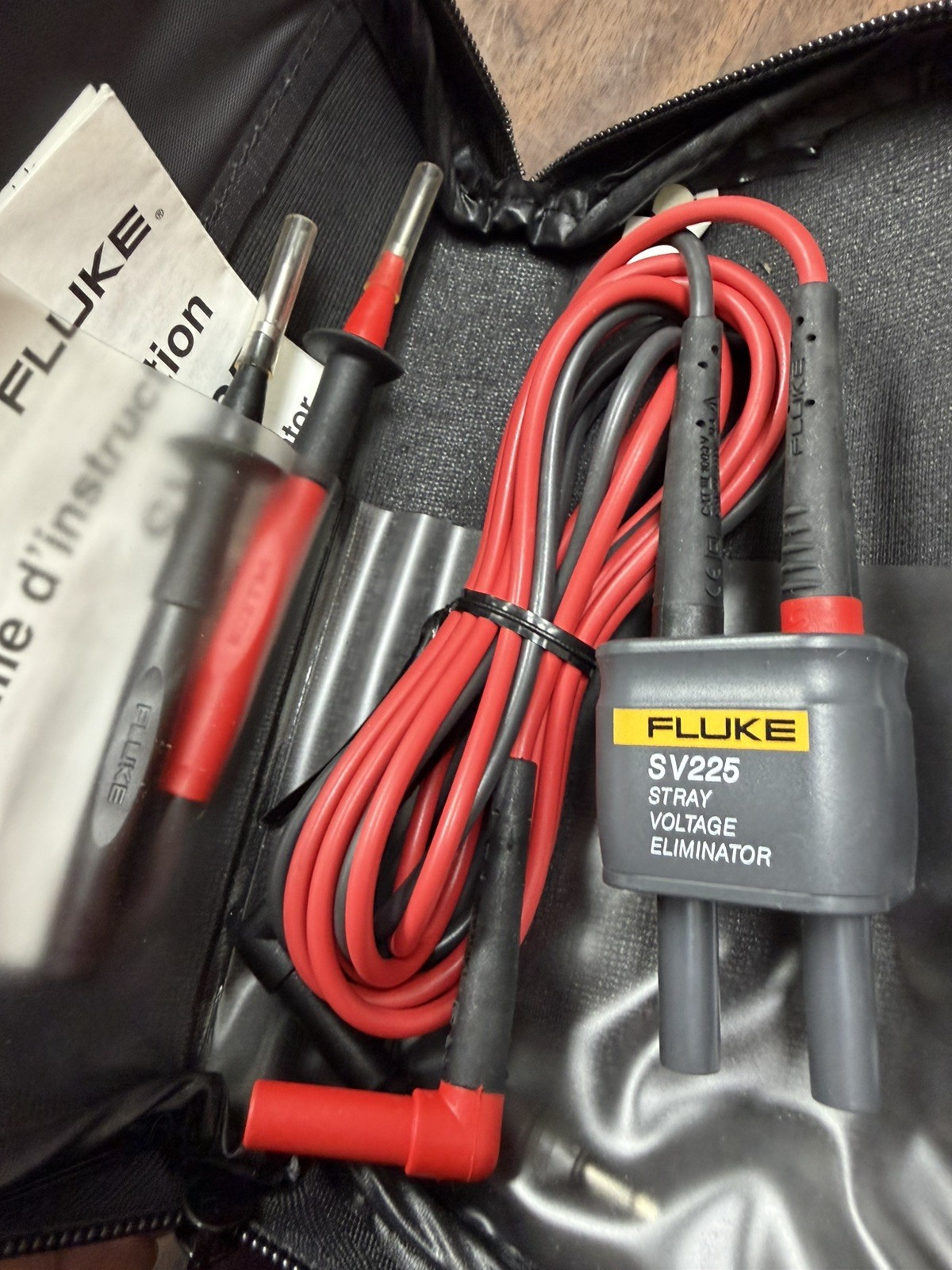 Fluke Test Lead Kit TL225 SureGrip Stray Voltage Adapter (TL224 TP220 SV225 C75)