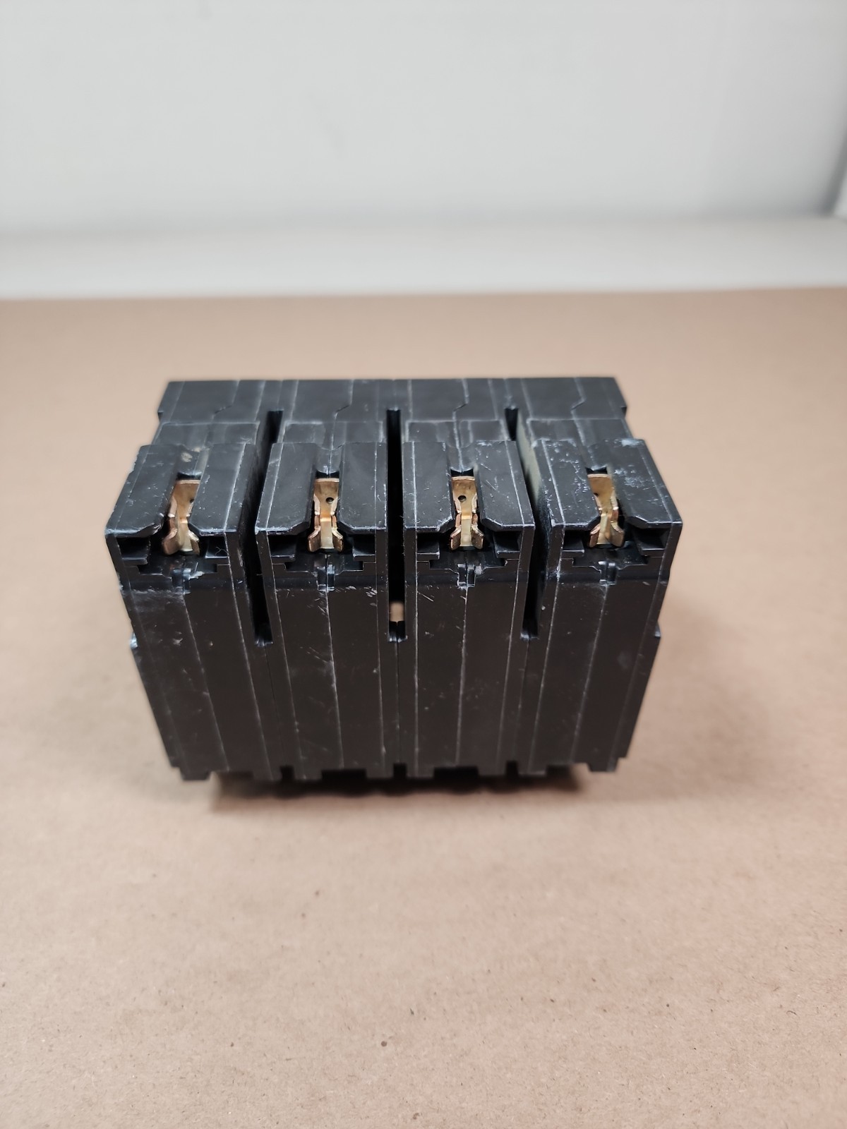 Used GE THQMV 200 Amp 2 Pole Main Circuit Breaker 22kA 120/240V RT-693 G1378