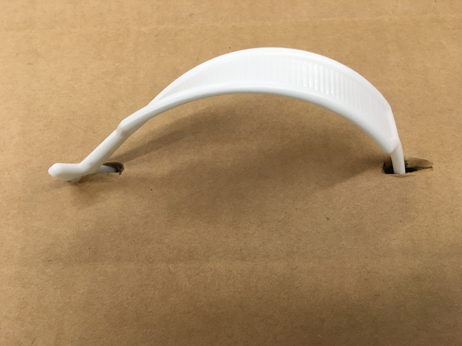 45 Heavy Duty 6.75″ Cardboard Box Handles Plastic Carry Shipping 45 lbs White 7″