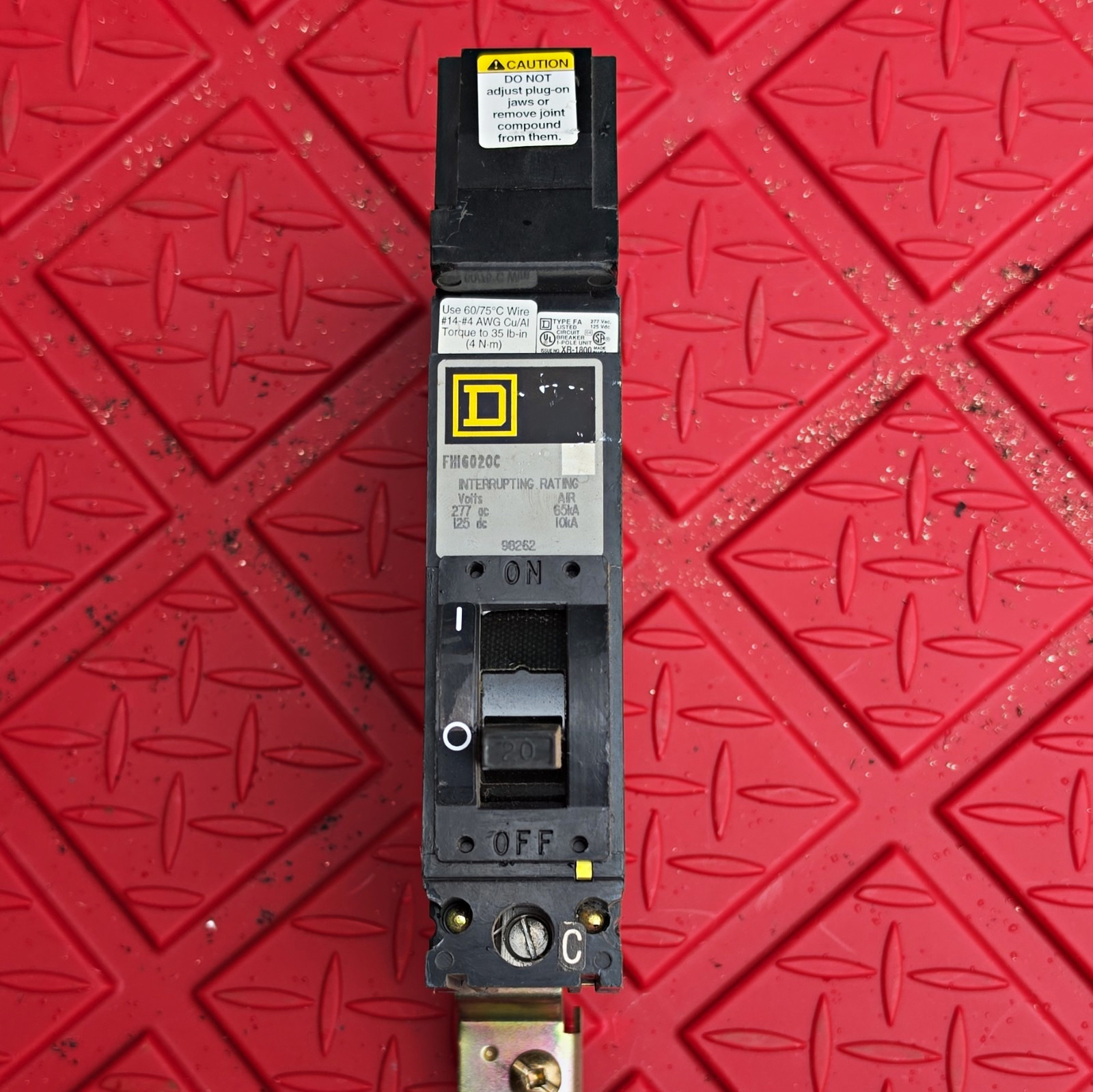 Square D FHG6020C 20A 1-Pole Bolt-On Thermal Circuit Breaker 101-150V AC