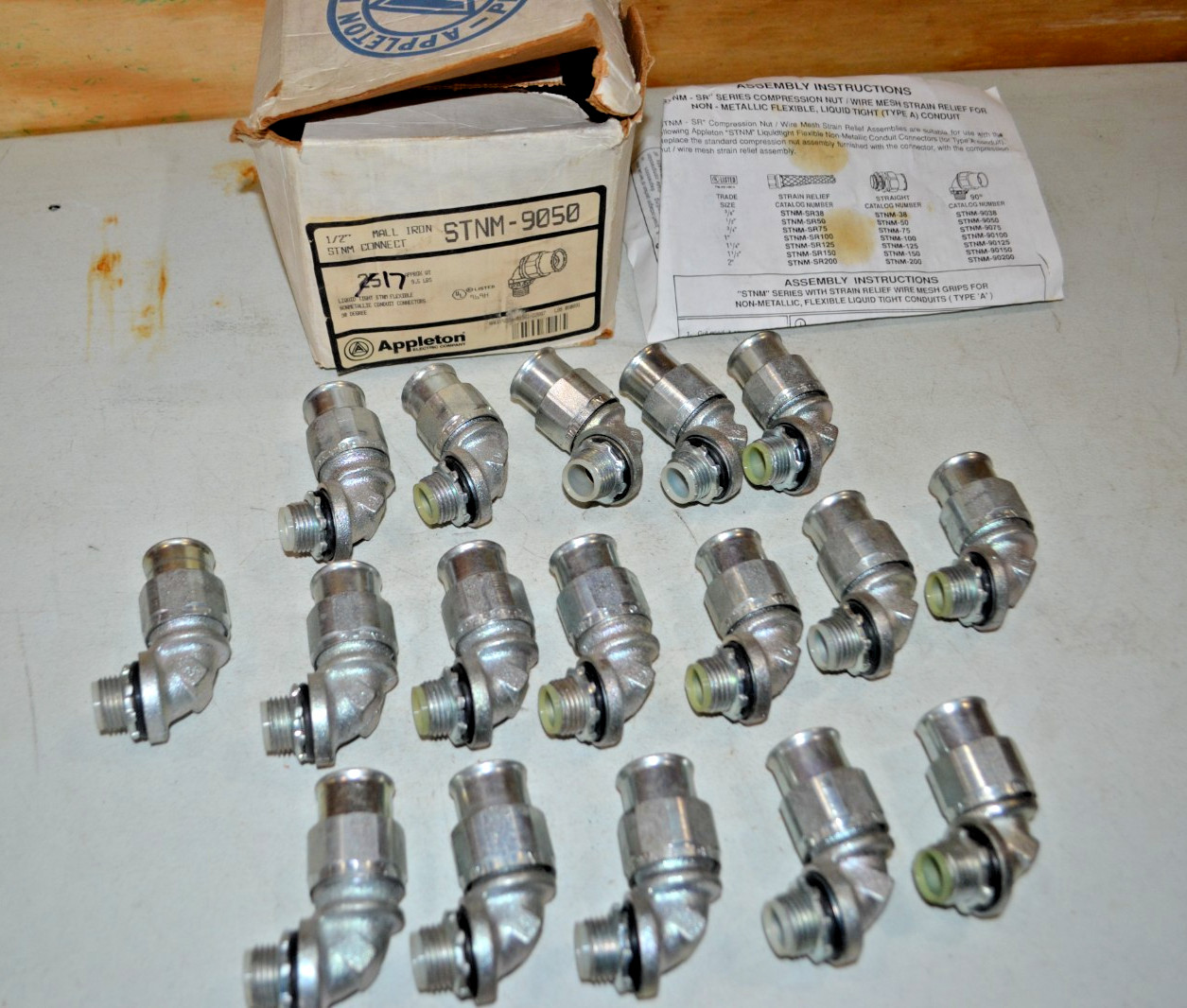 Appleton ~ STNM-9050 ~ Conduit Connector STNM9050 (Pack of 17) ~ NEW
