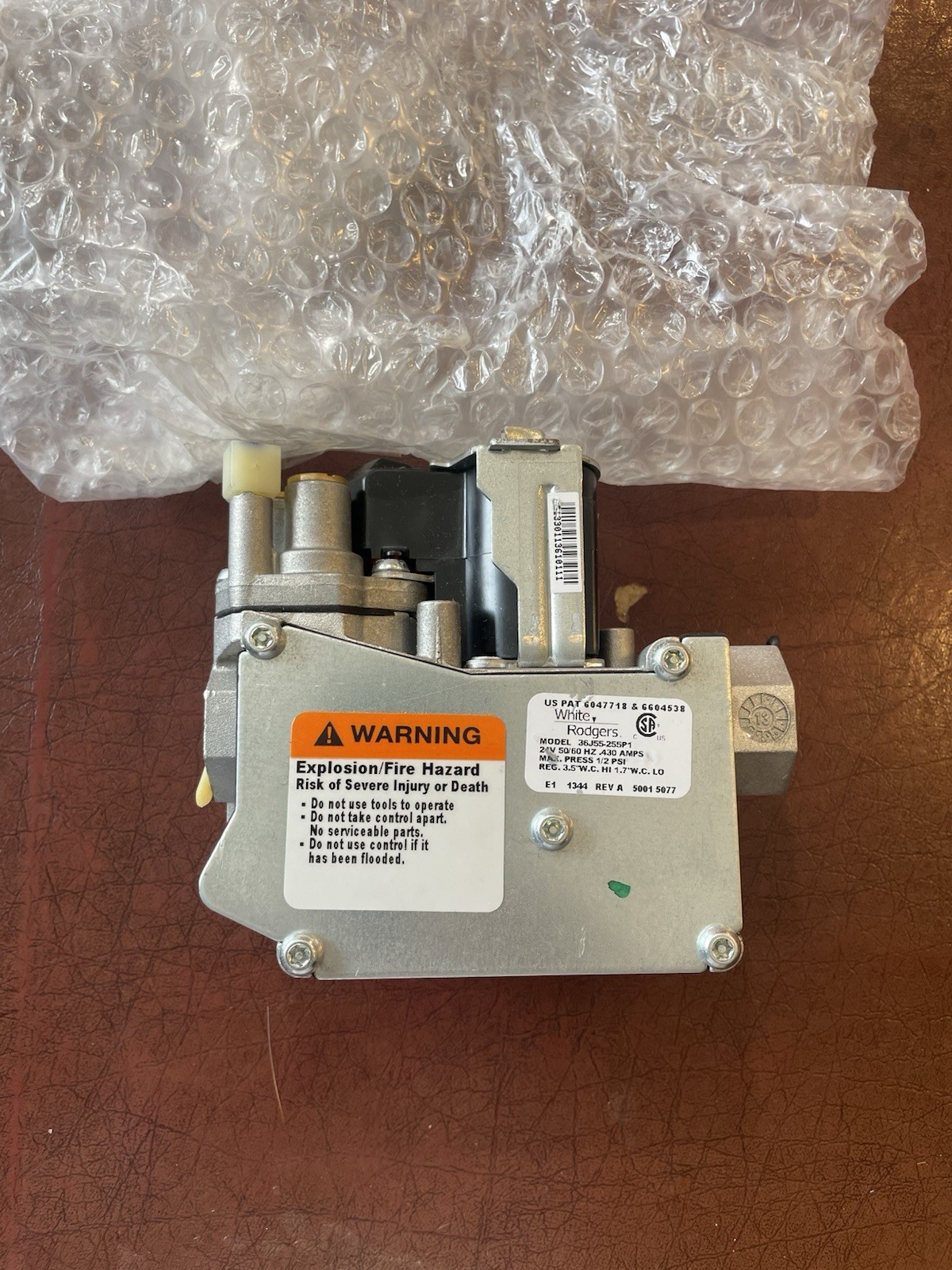 White-Rodgers 36J55-255P1 Lennox 24V 1/2″ x 1/2″ inlet/outlet 2 Stage Gas Valve
