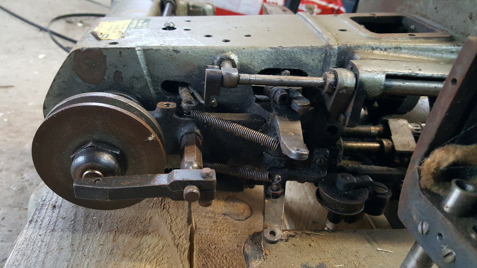 LOT OF 5 – SINGER INDUSTRIAL SEWING MACHINES FOR PARTS