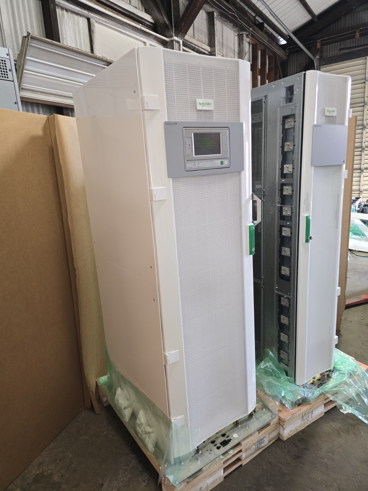 Galaxy VM 160 kVA 480 V Schneider Electric 160 KVA UPS