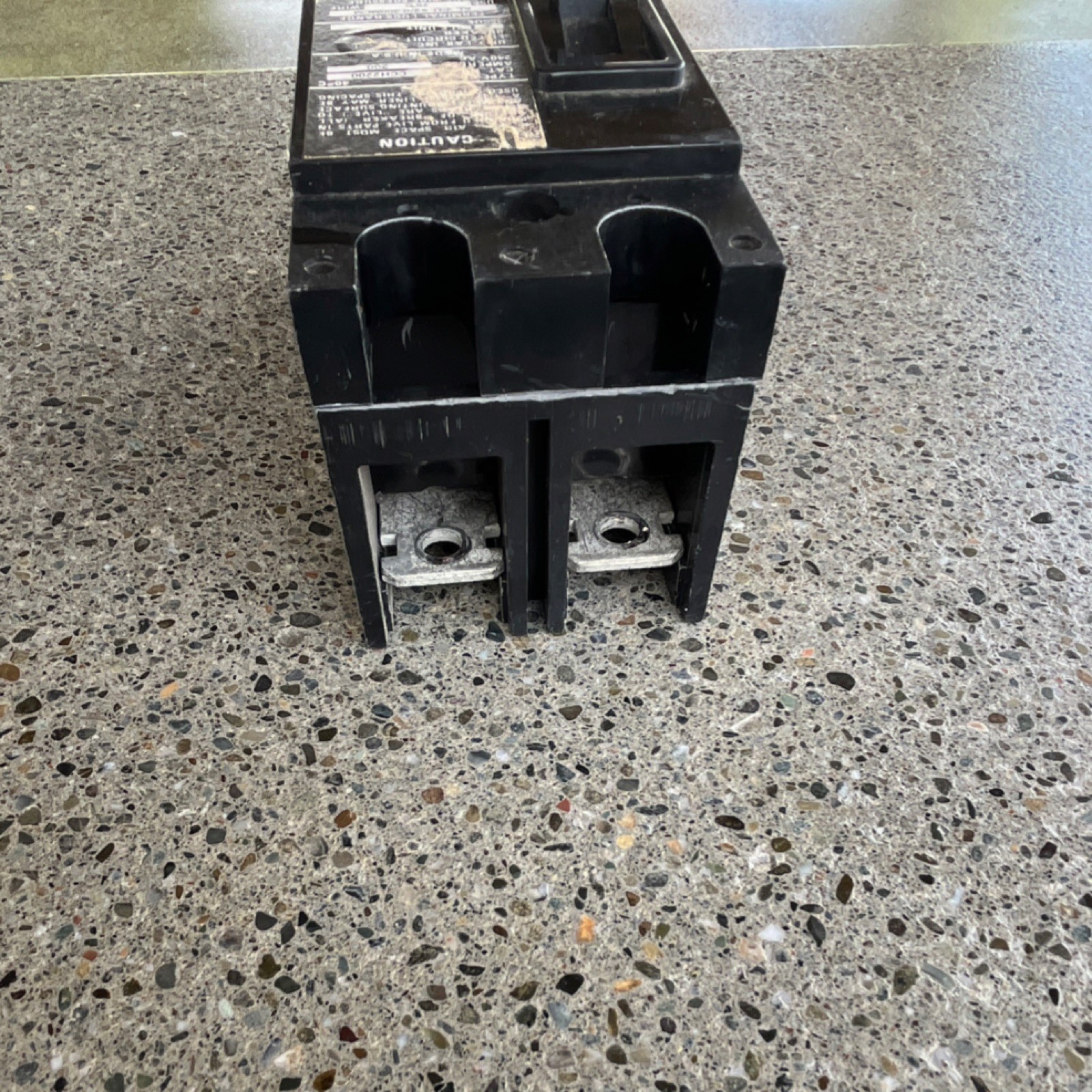 Cutler-Hammer CCH2200 200A 2-Pole Main Breaker 201-250V Thermal Overload