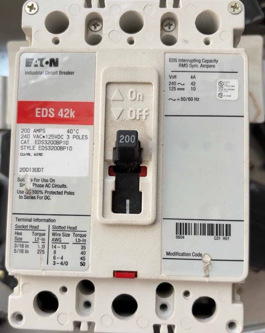 Eaton Cutler Hammer ED3200 Type Ed 3 Pole 200 Amp Circuit Breaker