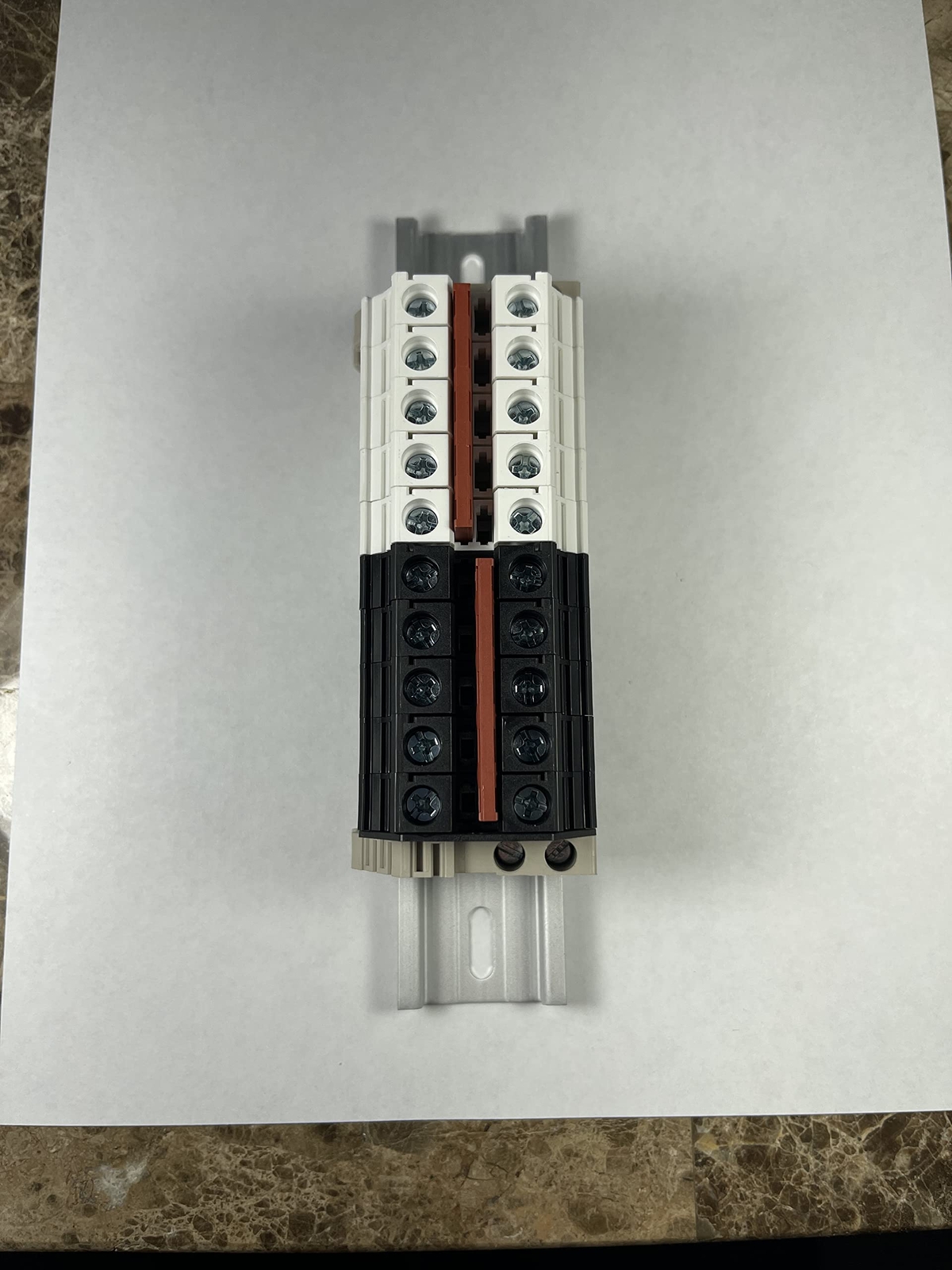 Dinkle Combiner DK10N White/Black 10 Gang with Jumpers Inserted DIN Rail Term…