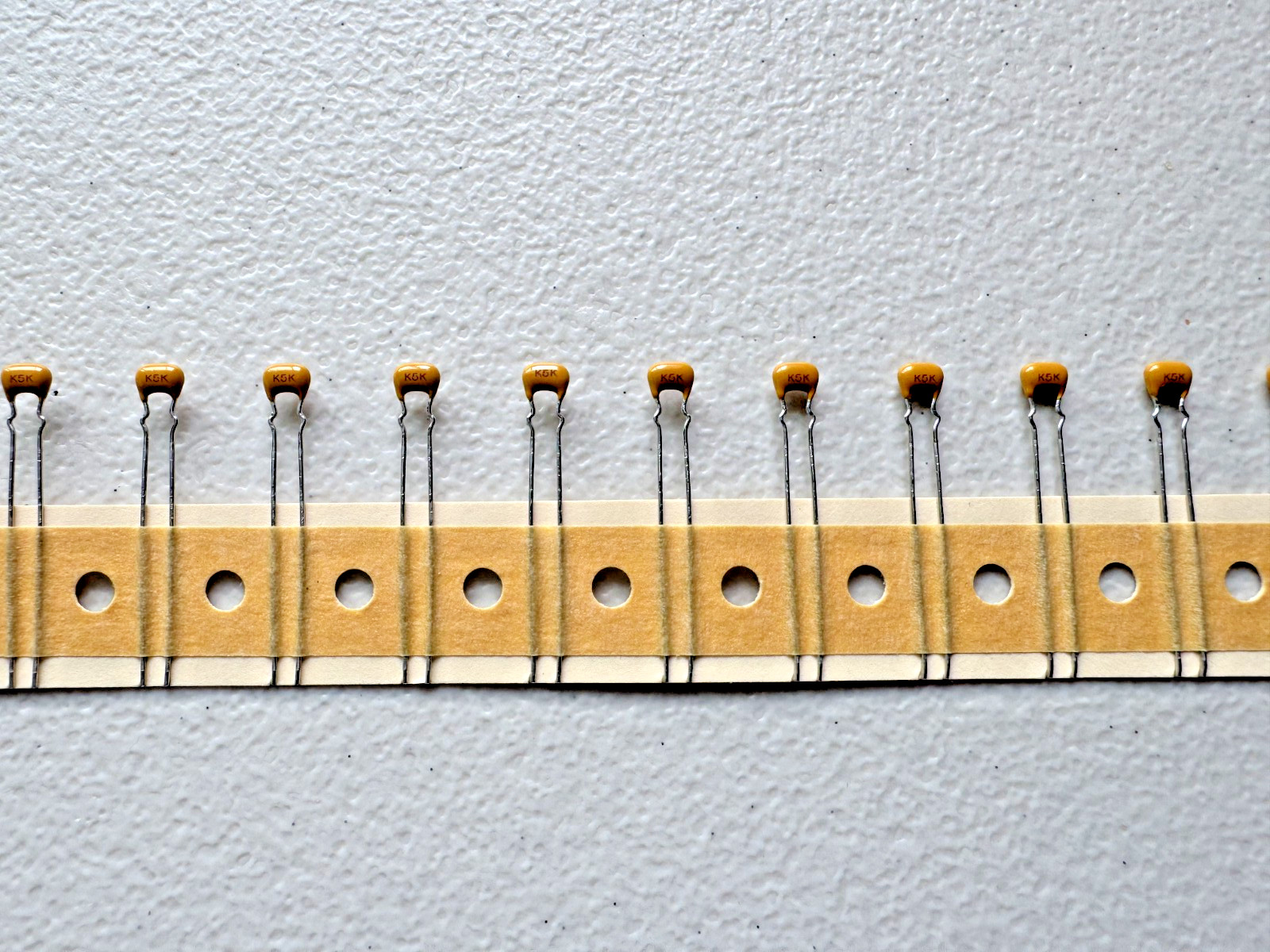 50 Pcs C324C104K5R5CA7334 KEMET Ceramic Capacitor 0.1UF 100nF 104 50V X7R Radial
