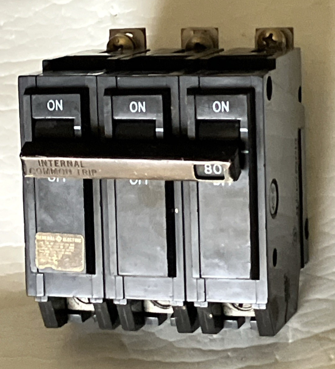 GE THQB CIRCUIT BREAKER THQB32080 80A 240V 3P 3Ph with OEM Bolt-on Bus Screws