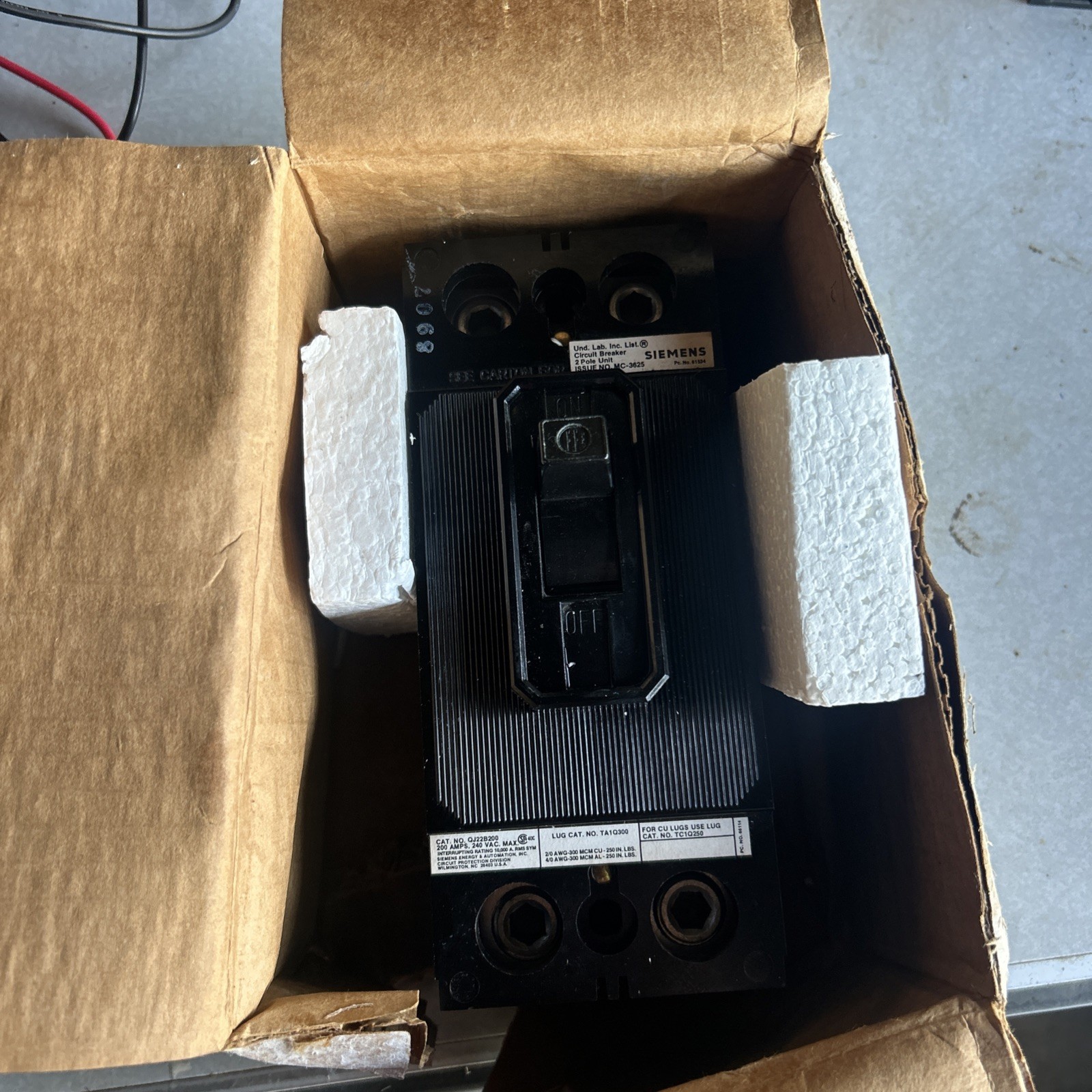 Siemens/ITE QJ22B200 – Type QJ2 200A 240V Bolt-On Molded Circuit Breaker NIB