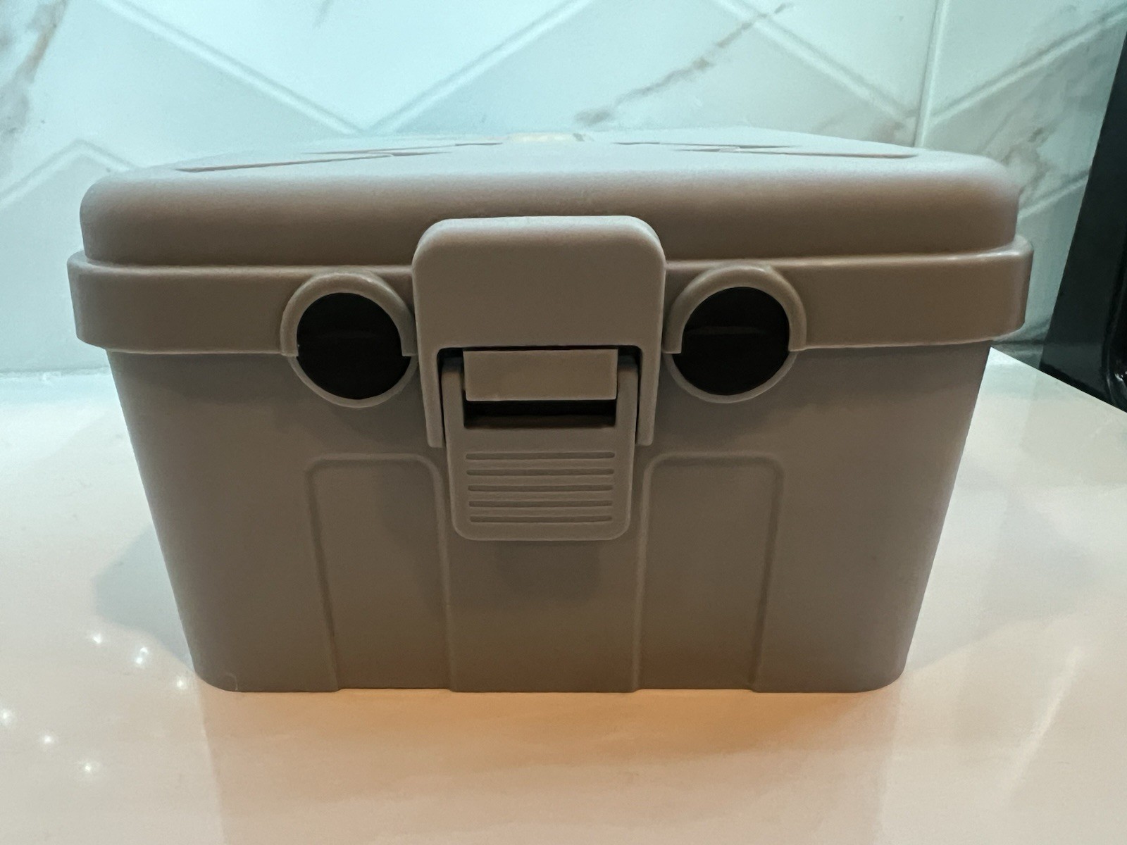 Hrensaw Outdoor Electrical No Large 12.5”x8.5”x5” 8 Cable Entry Ports