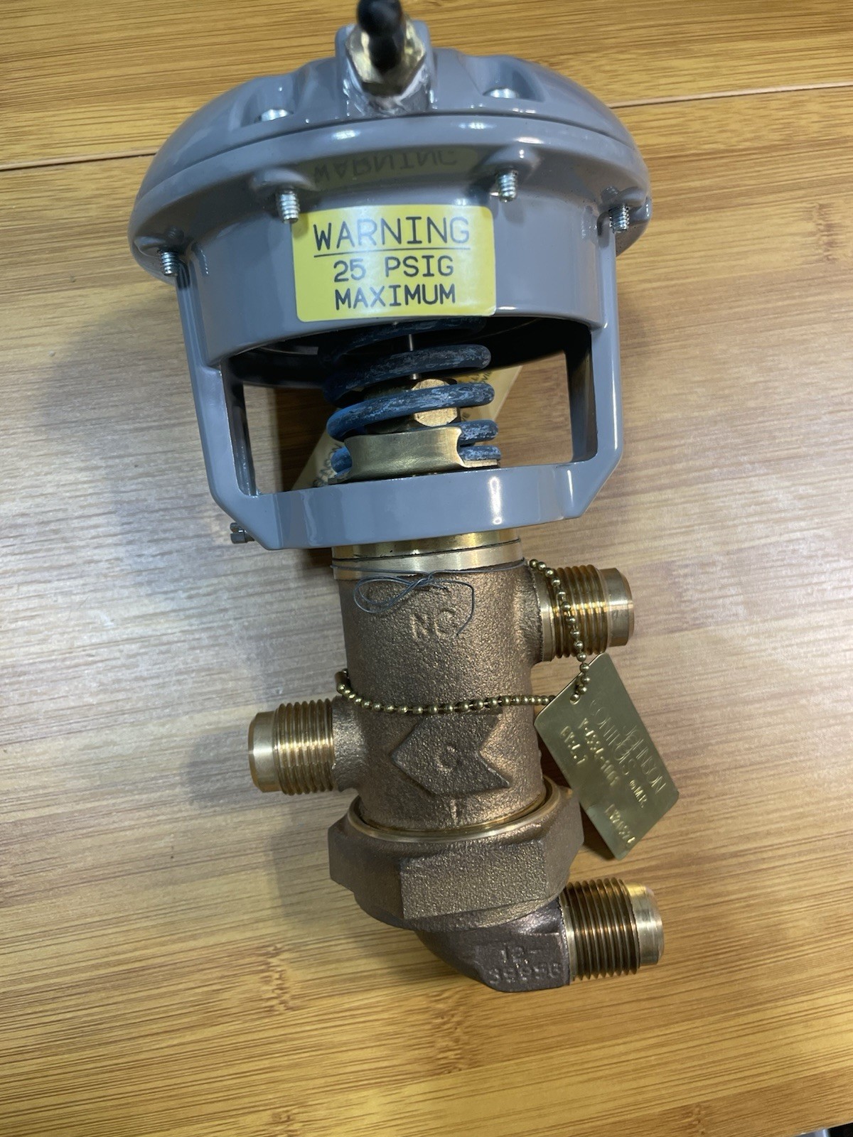 NEW Johnson Controls HVAC Valve V-4334-1001 3-Way Valve – 4.7 Cv, 250PSI