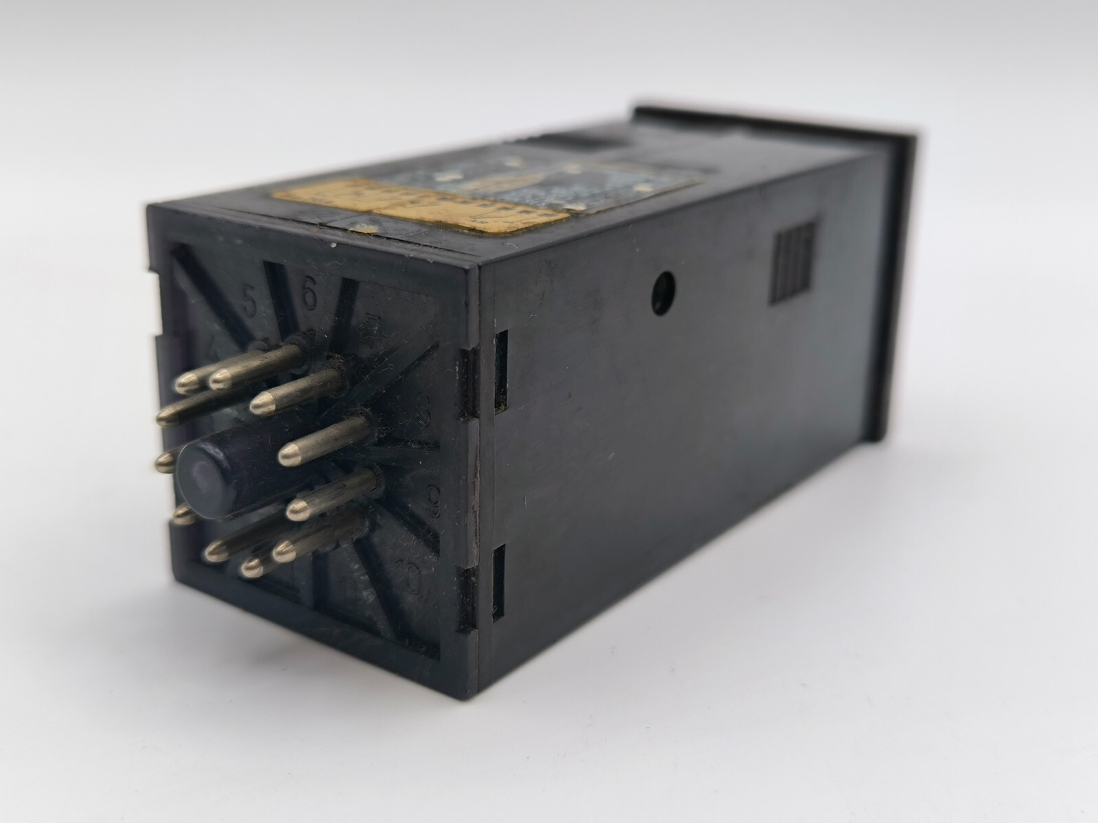 Treviglio TP704 2-Digit Display Electronic Counter Black Plug-in Mount 11-Pin