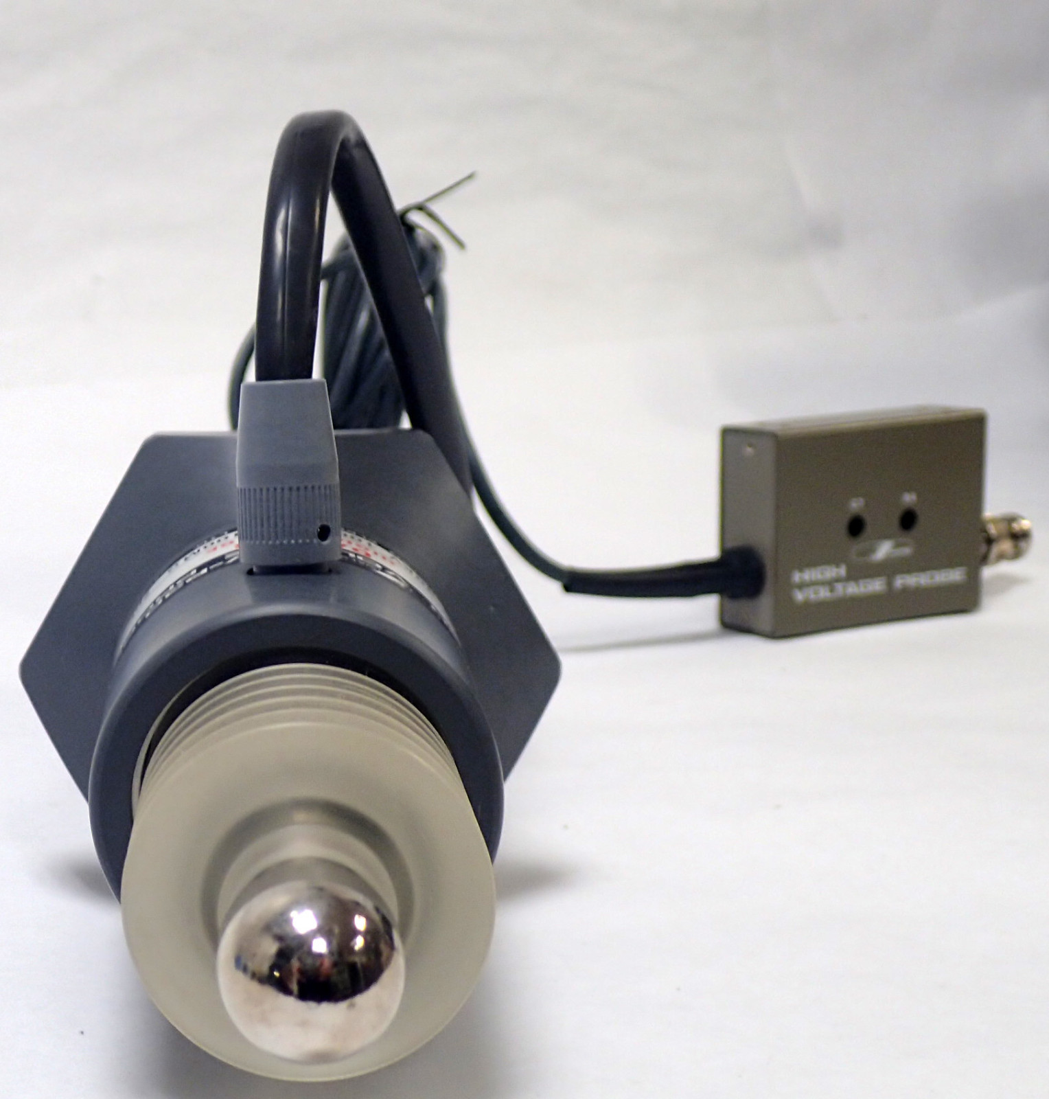 IWATSU HV-P30 HIGH VOLTAGE PROBE DC 30 kV 1000:1 100Mohm 7pF w/ ORIGINAL MANUAL