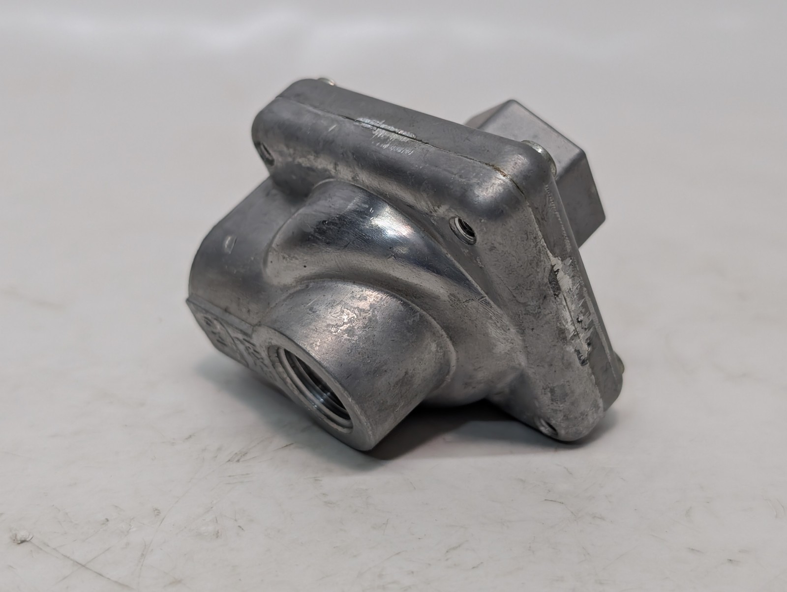 Deltrol EV-375 Pneutrol Bellwood IL valve body inlet cylinder as shown