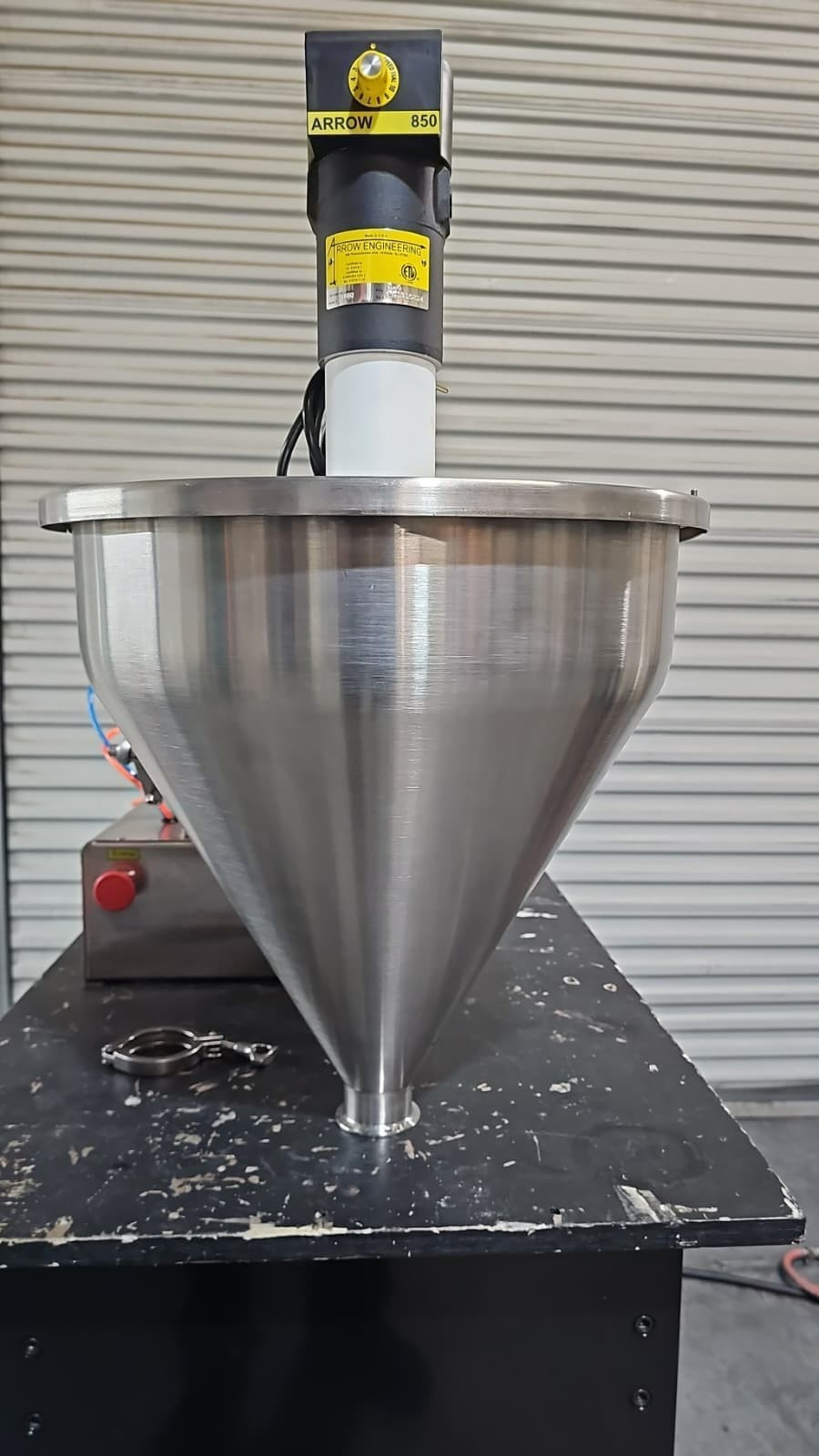 Semi automatic Liquid & Cream Piston Filler 15-300ml with 7-Gallon Mixing Hopper